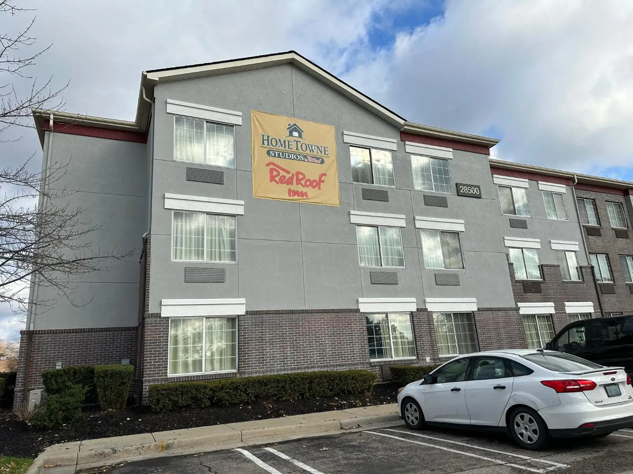 Property Building in Red Roof Inn Southfield