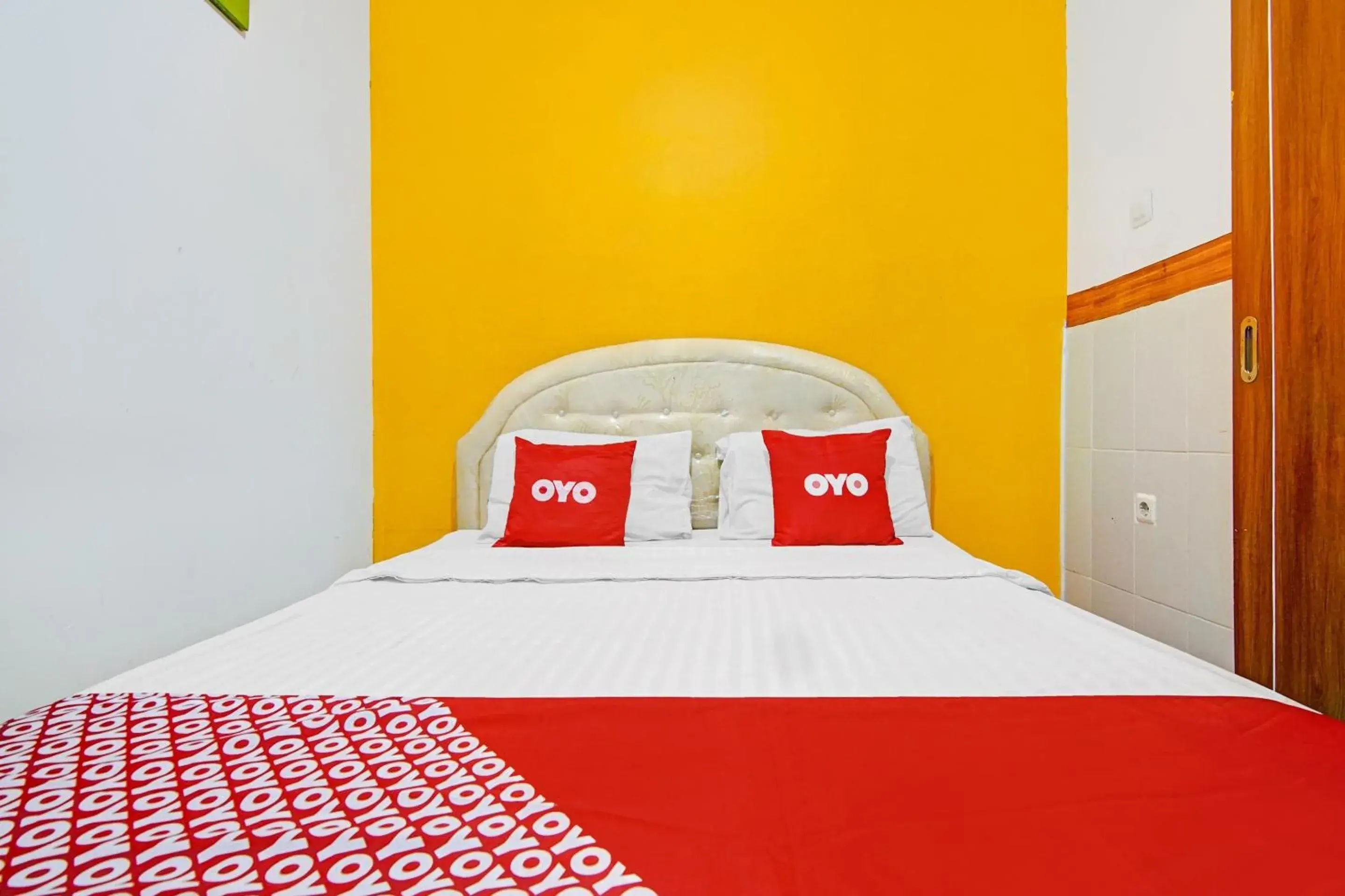 Bedroom in OYO 90422 Mall Of Indonesia
