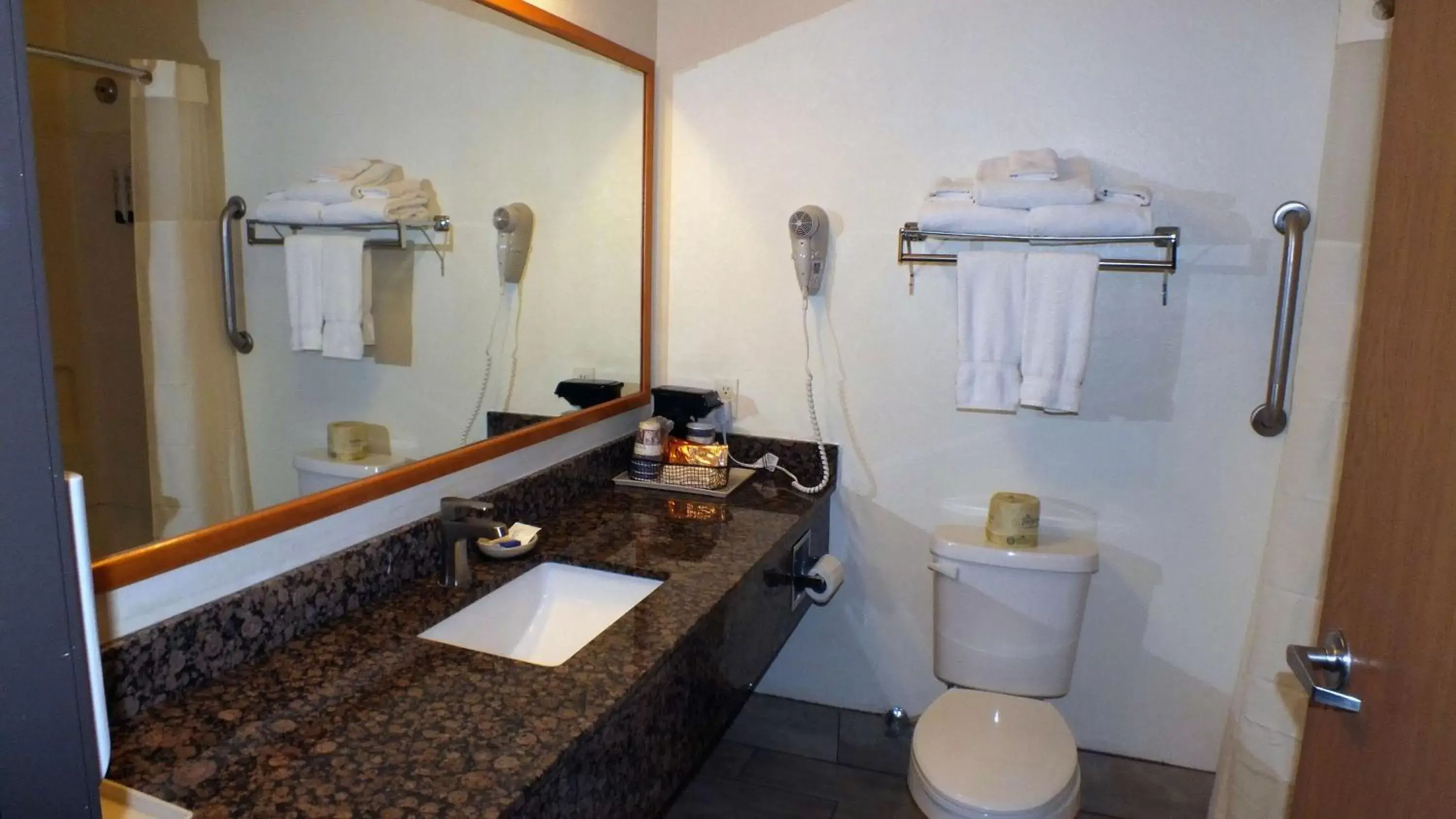 Bathroom in Best Western Gold Canyon Inn & Suites