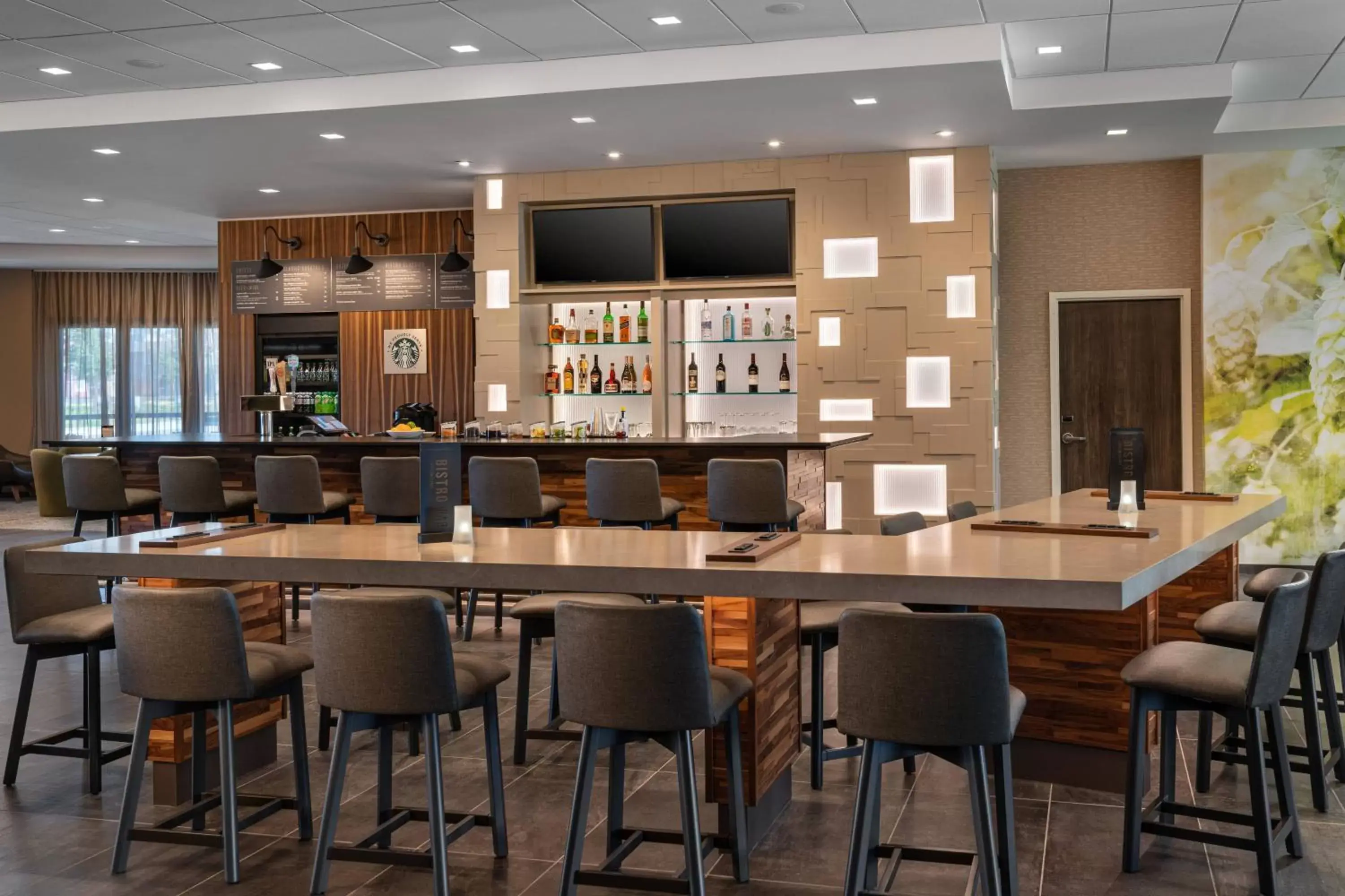 Restaurant/places to eat, Lounge/Bar in Courtyard by Marriott Petaluma Sonoma County