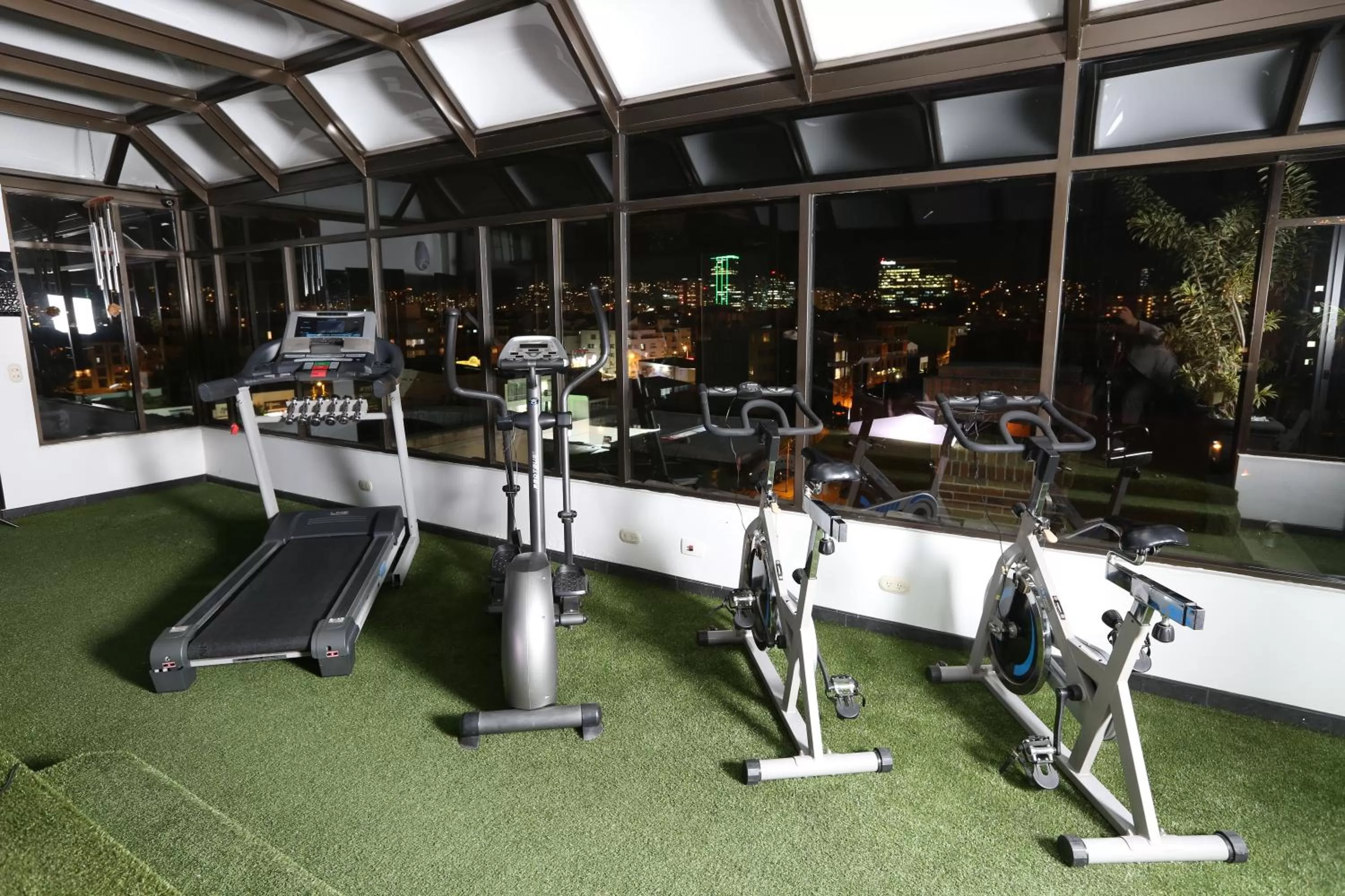 Area and facilities in Hotel Suites 108