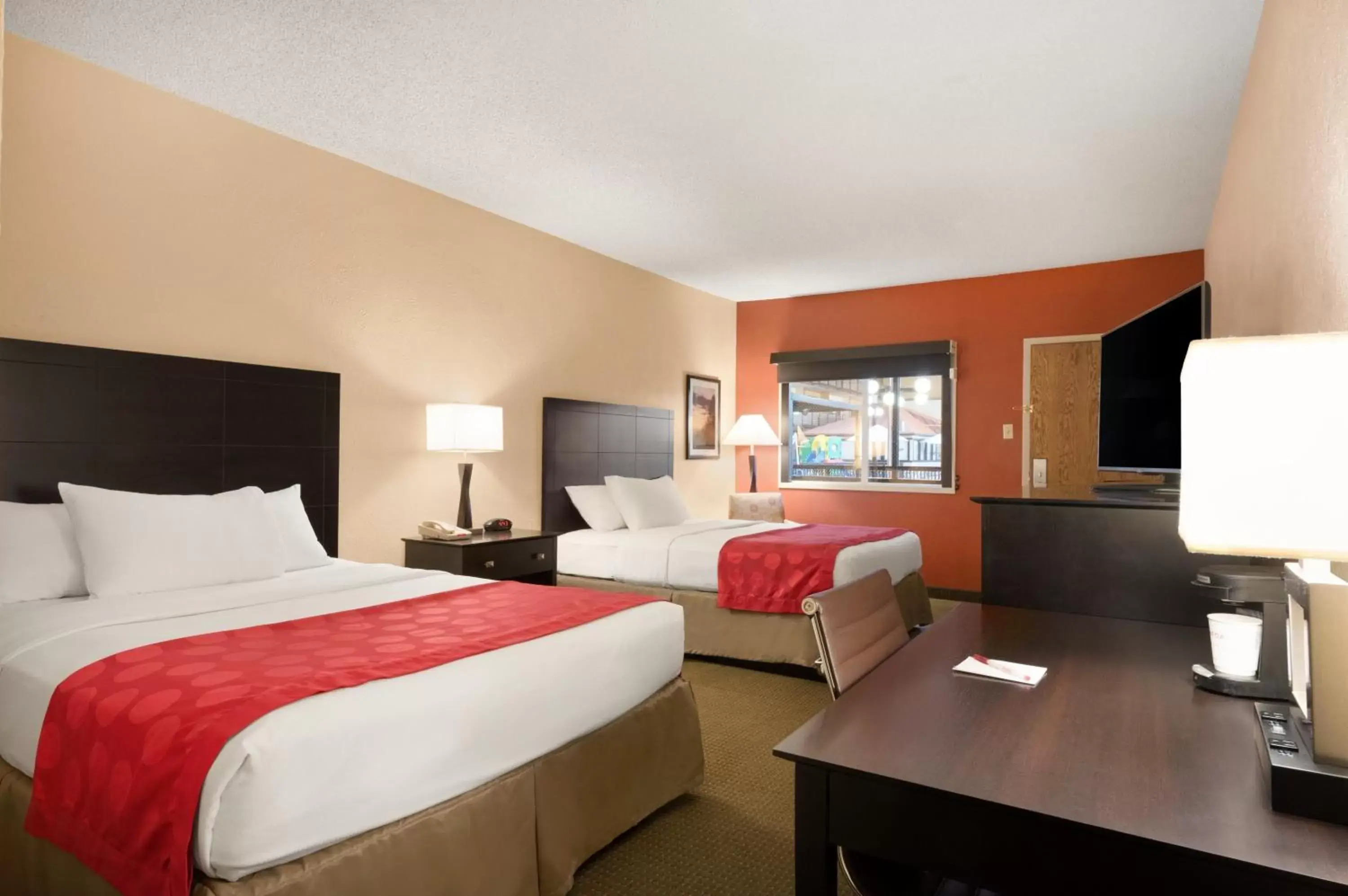 Bedroom in Ramada Plaza by Wyndham Gillette Conference Center