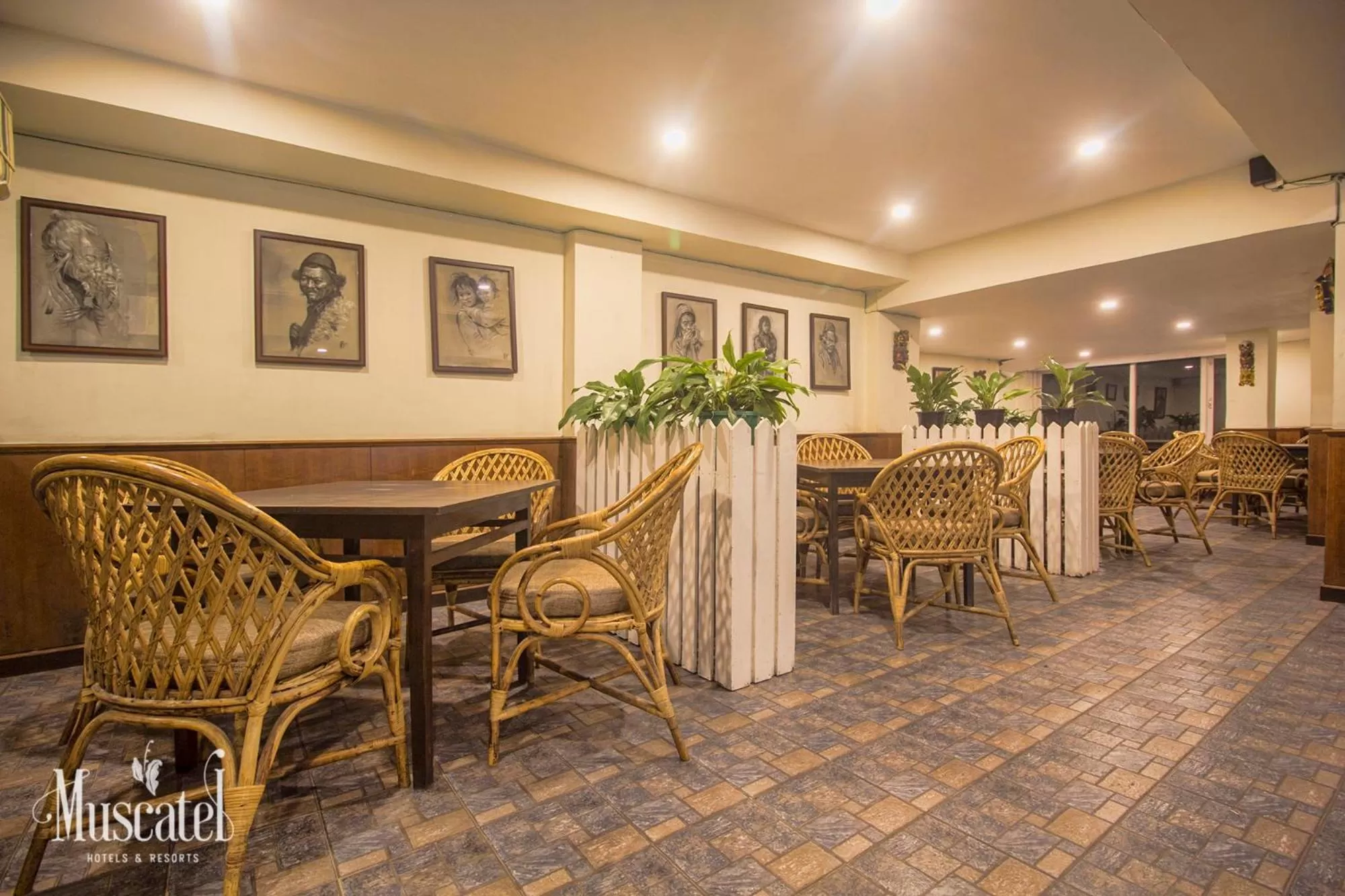 Restaurant/Places to Eat in Muscatel Delamare - 200 Mts from MG Marg