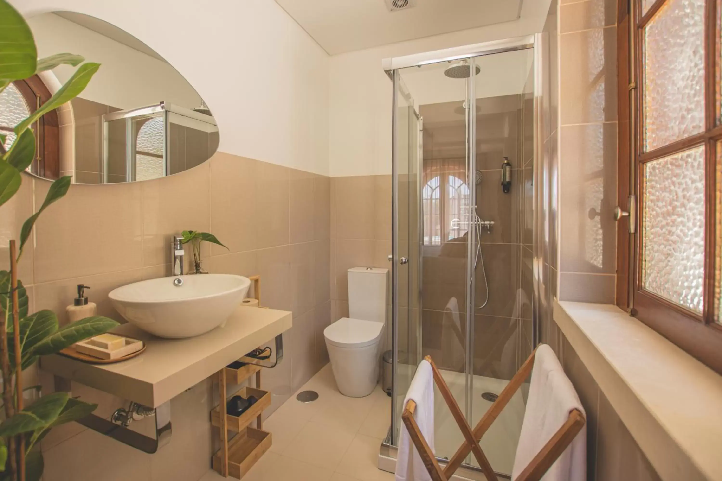 Shower, Bathroom in Villa Pietra Estoril Eco Guesthouse