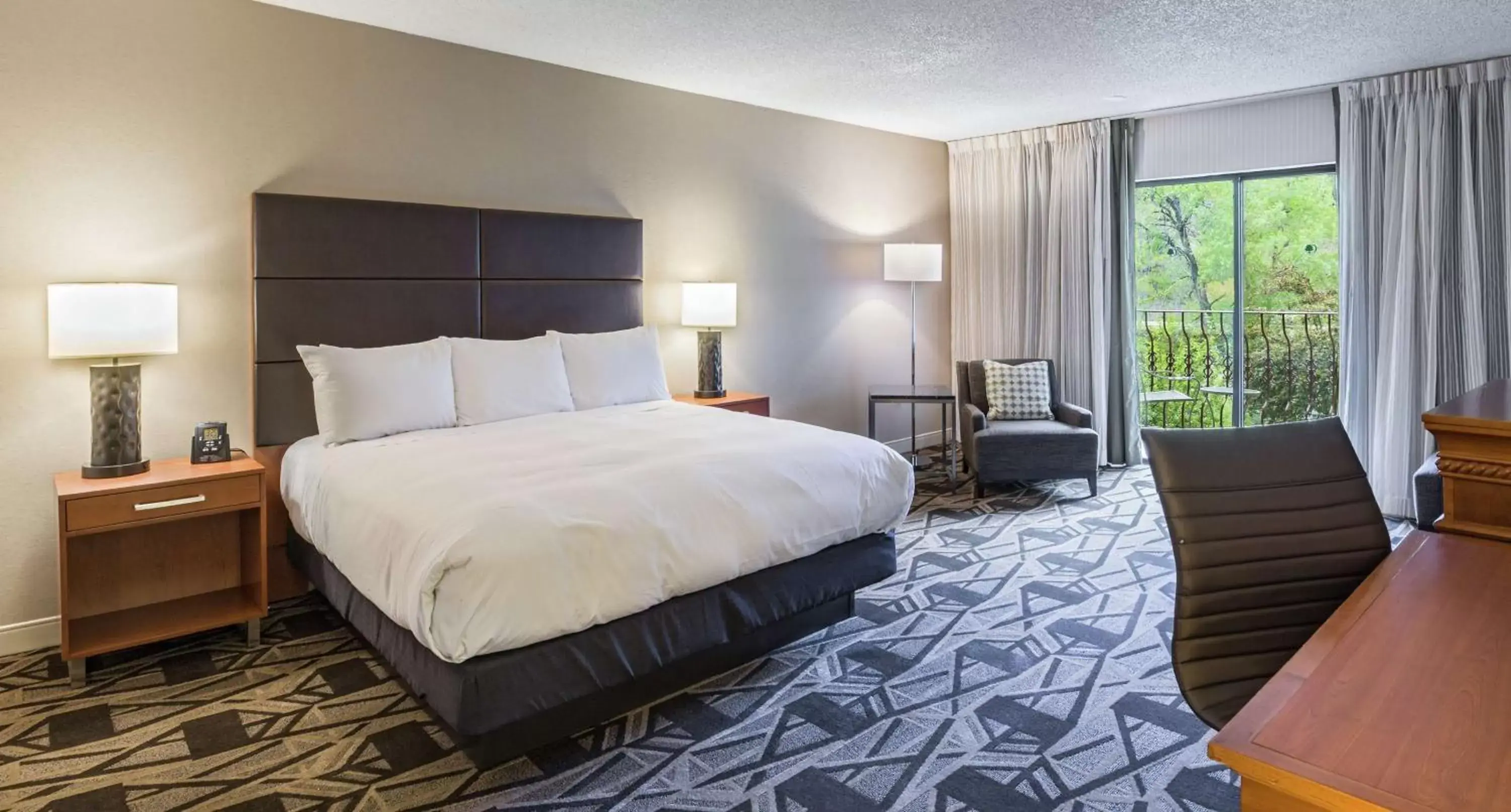 Bedroom, Bed in DoubleTree by Hilton Durango