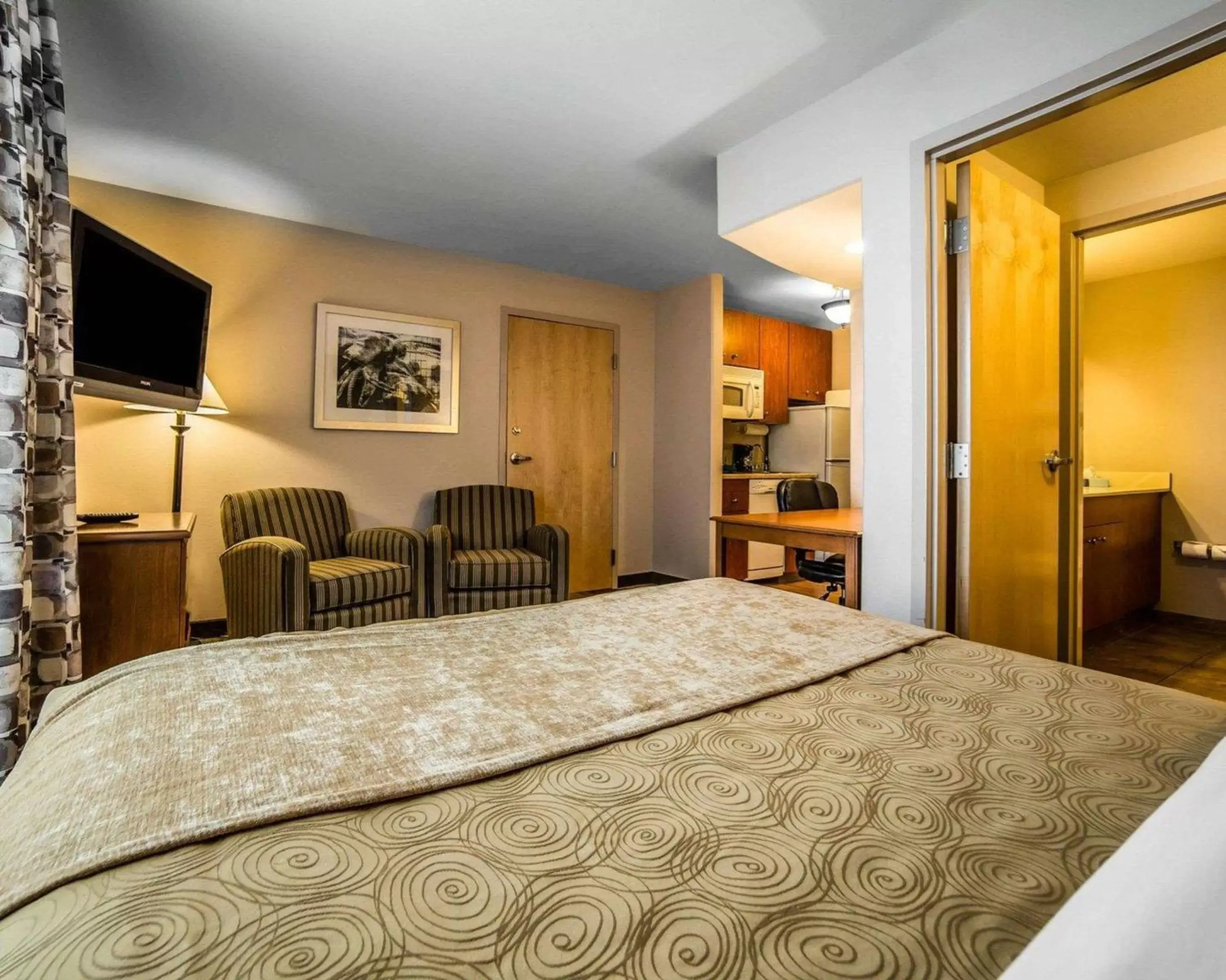 Photo of the whole room, Bed in MainStay Suites Casper Photo of the whole room, Bed in MainStay Suites Casper