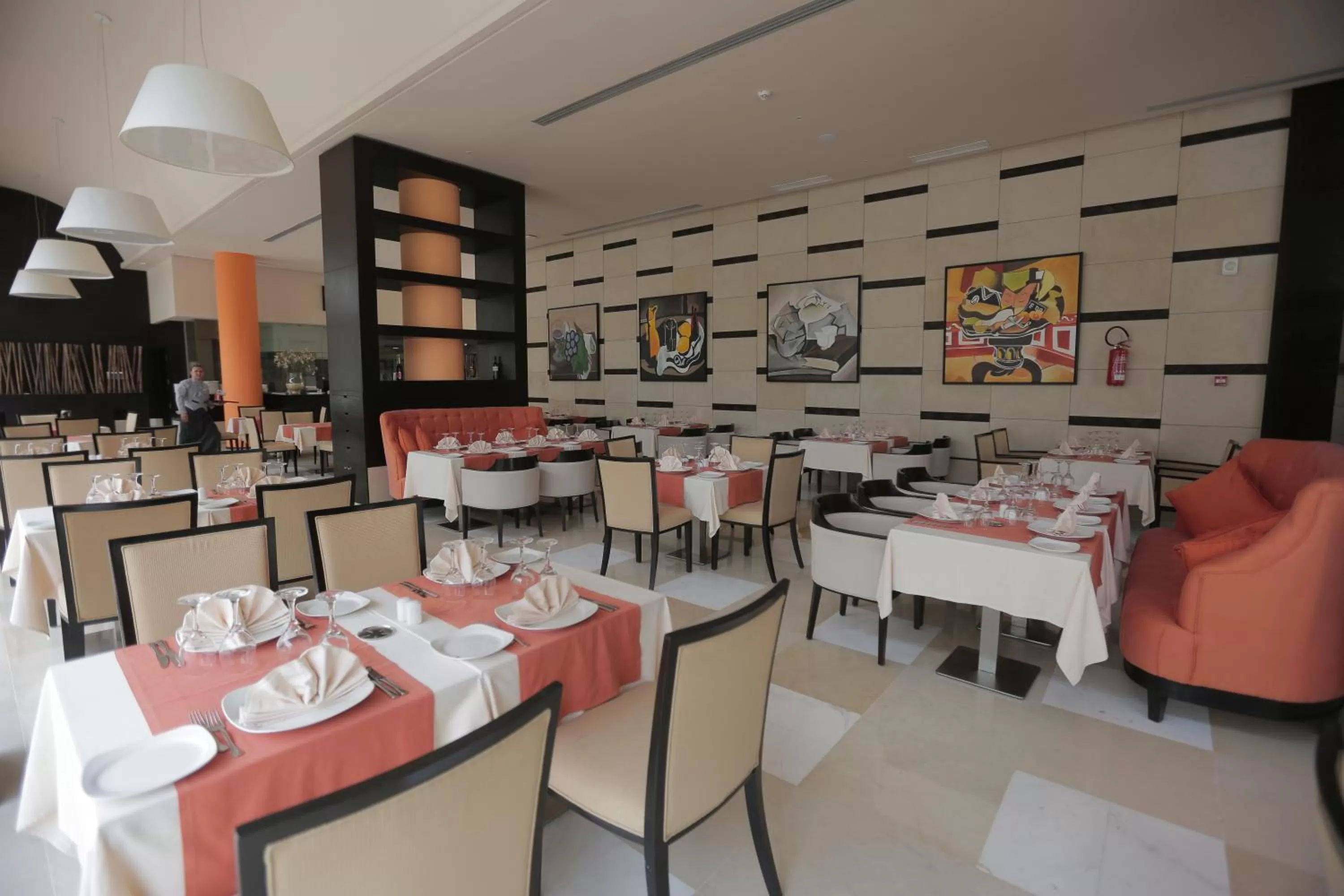 Restaurant/places to eat in Le Corail Suites Hotel