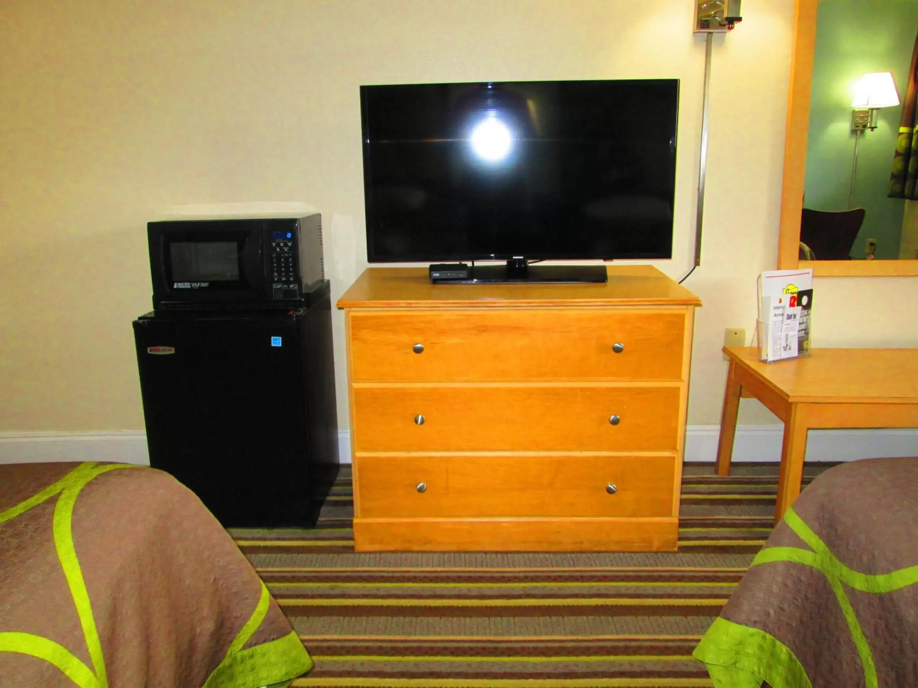 TV/Entertainment Center in Super 8 by Wyndham Ft Walton Beach