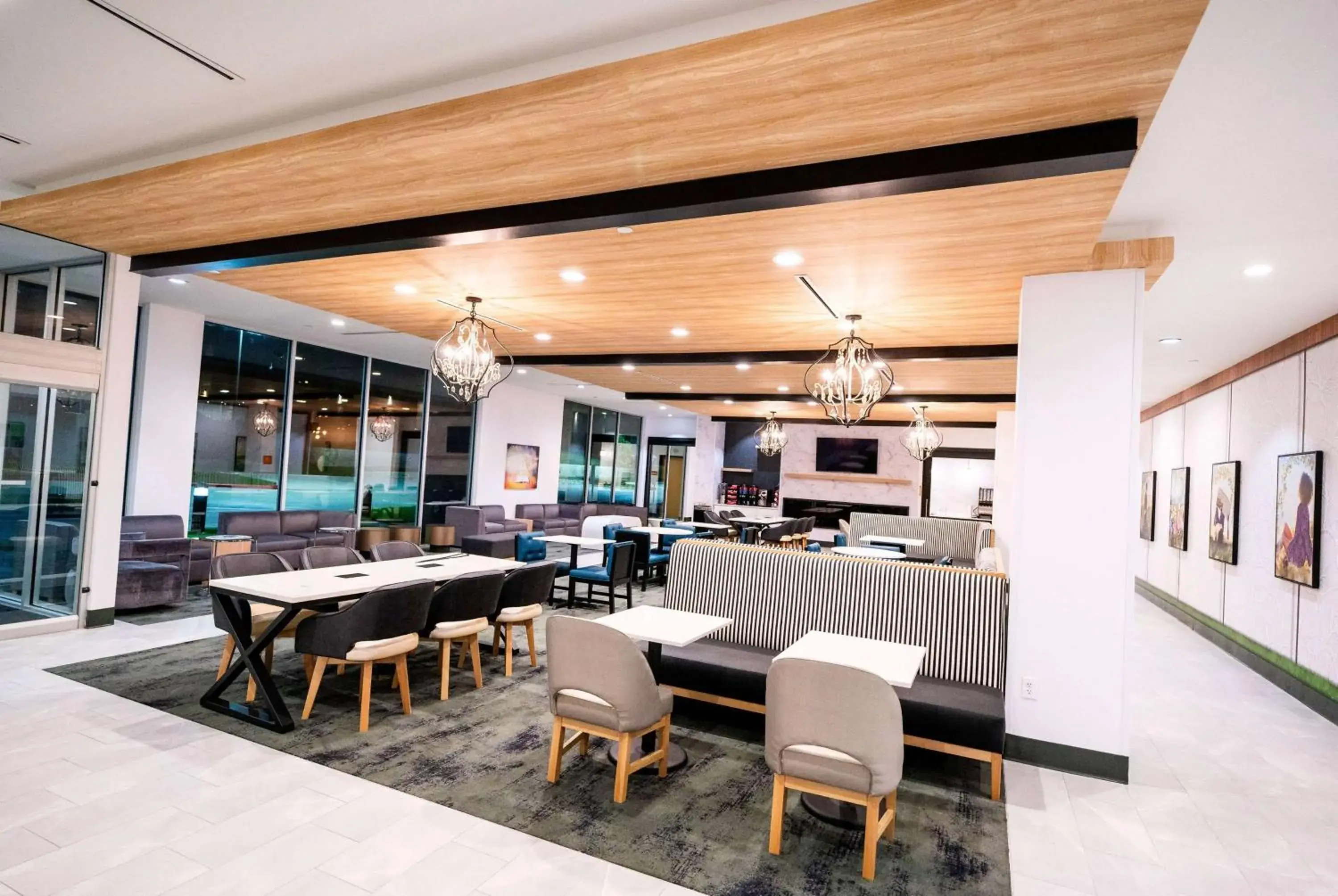 Lobby or reception, Restaurant/Places to Eat in La Quinta Inn & Suites by Wyndham Austin Parmer Tech Ridge