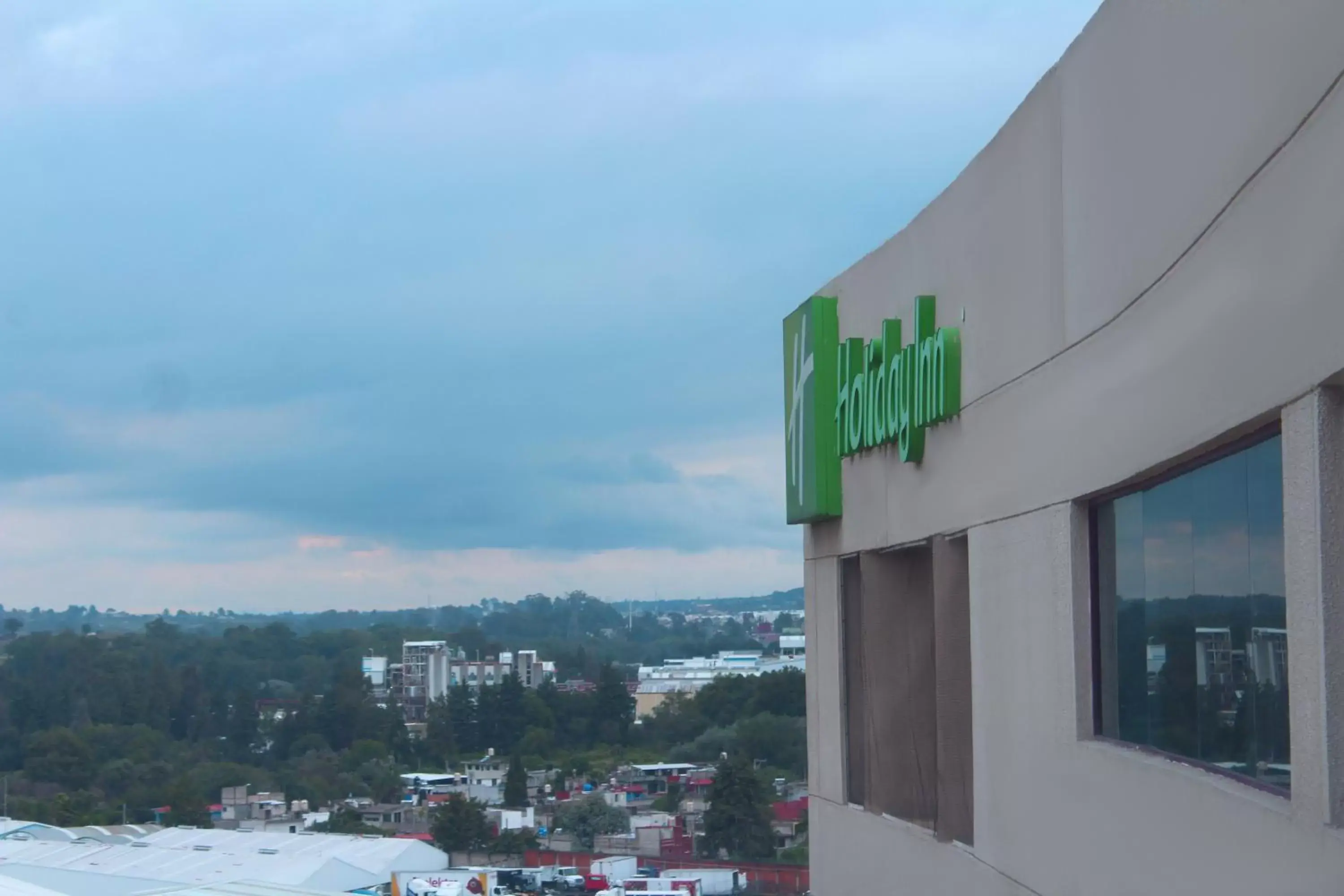 Facade/entrance in Holiday Inn Puebla Finsa, an IHG Hotel