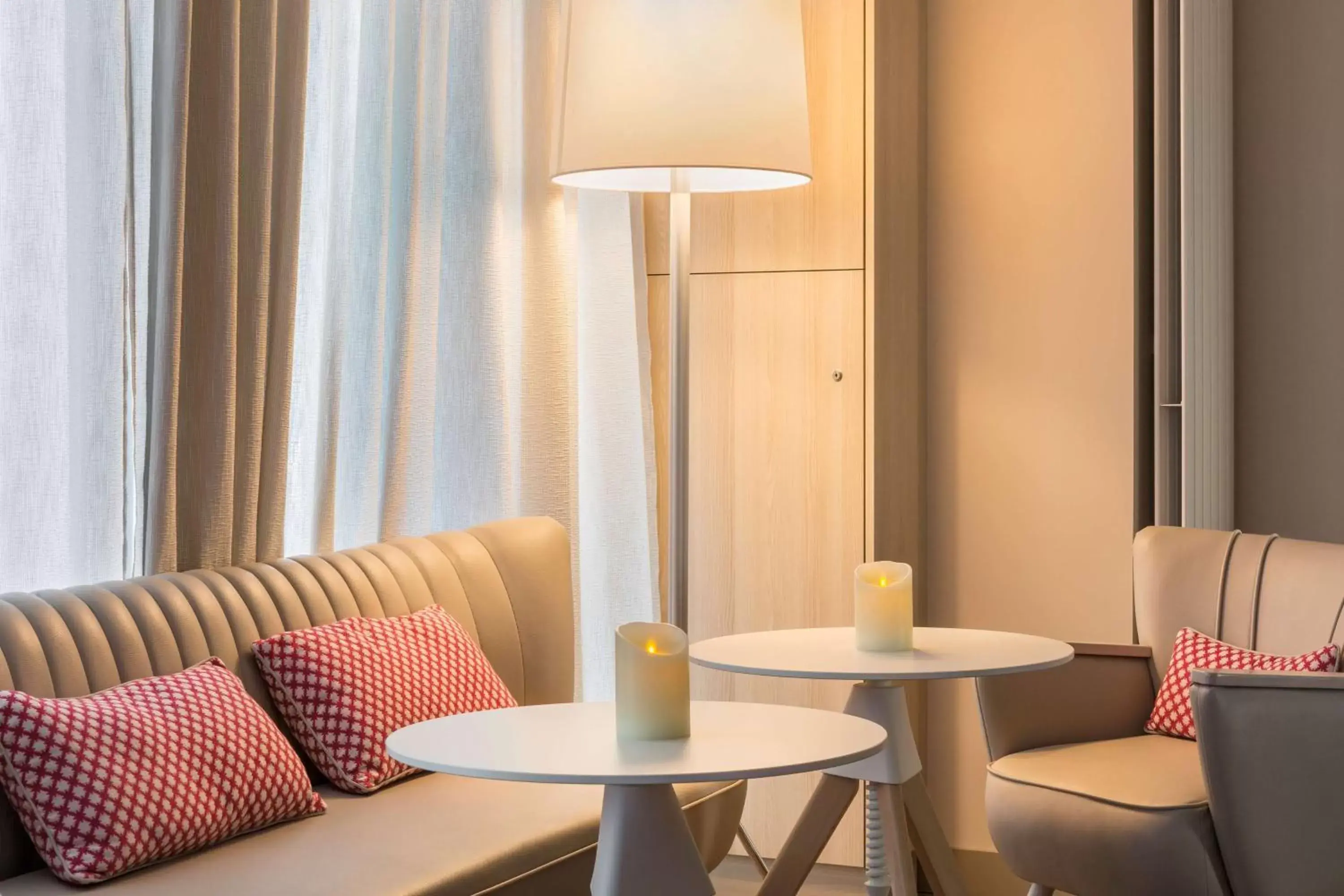 Lounge or bar in Best Western Les Bains Hotel et SPA Lounge or bar in Best Western Les Bains Hotel et SPA