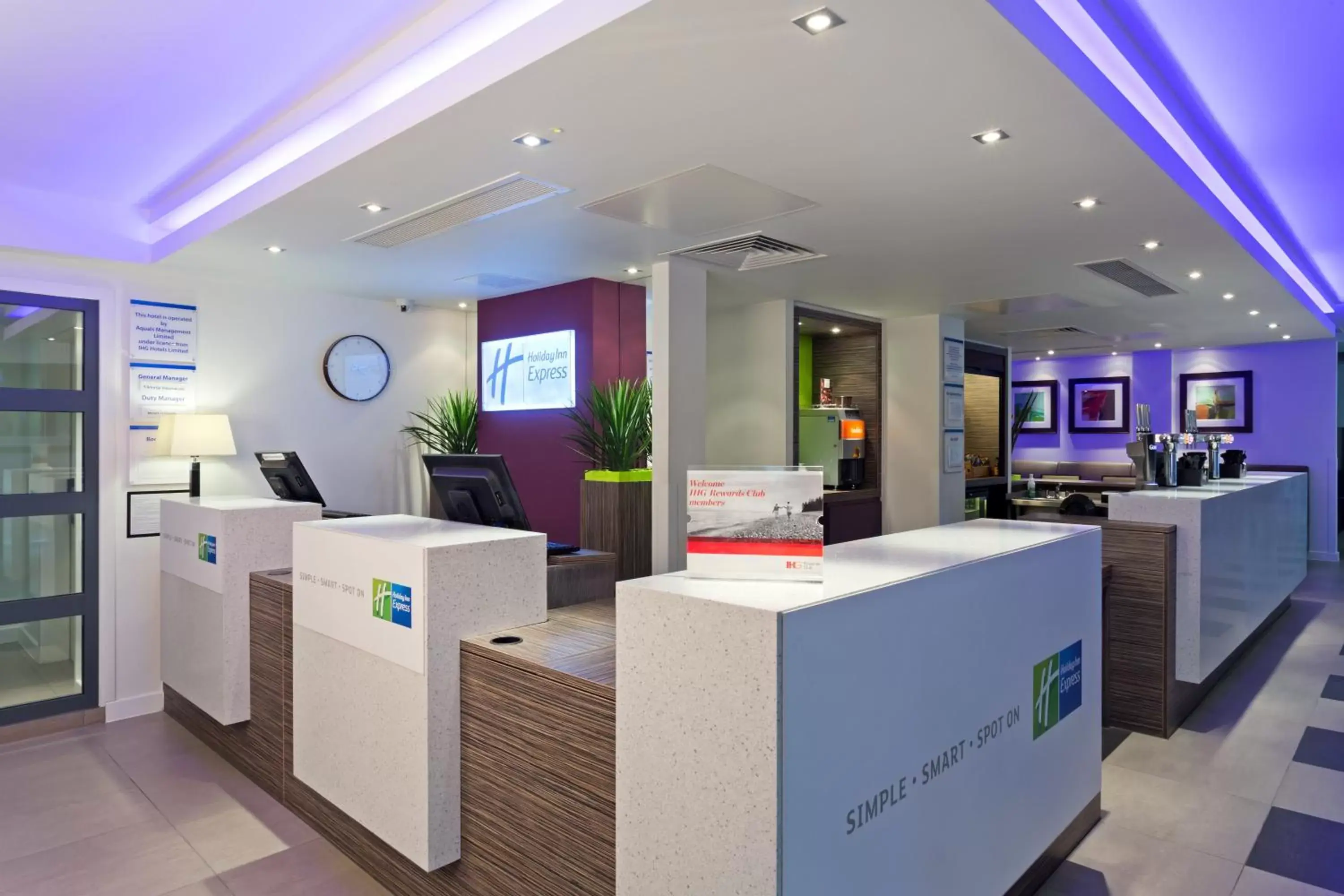 Property building, Lobby/Reception in Holiday Inn Express Harlow, an IHG Hotel