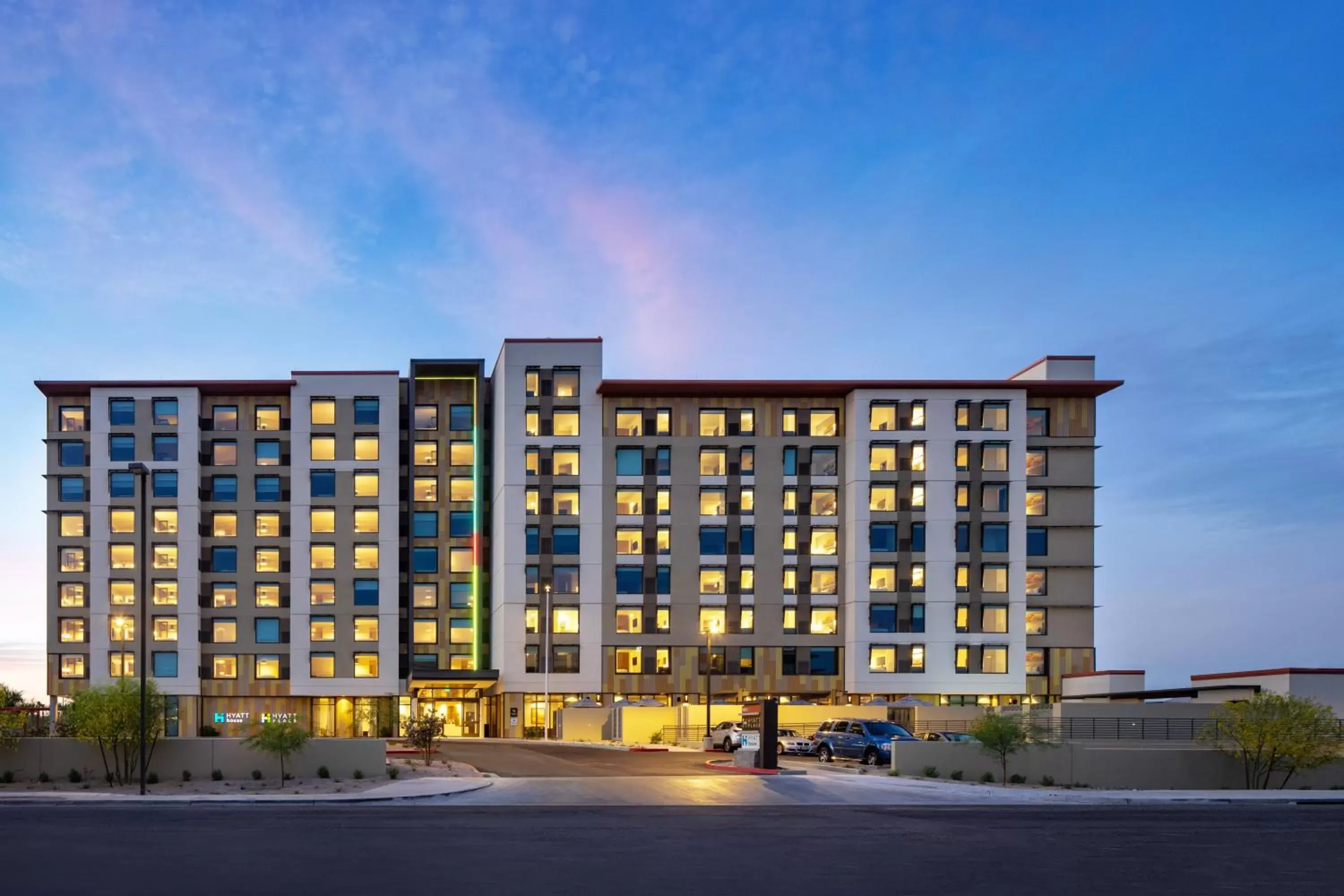 Property Building in Hyatt Place Scottsdale North