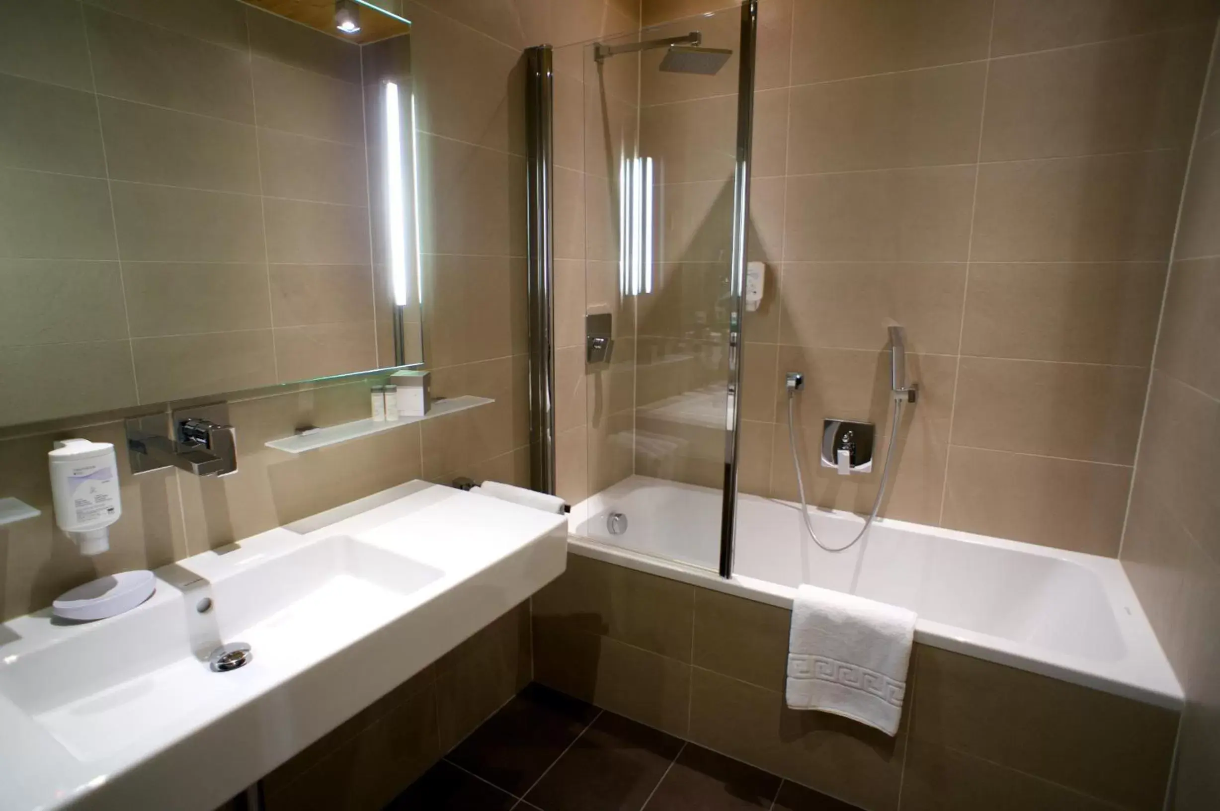 Bathroom in Hotel Seelos