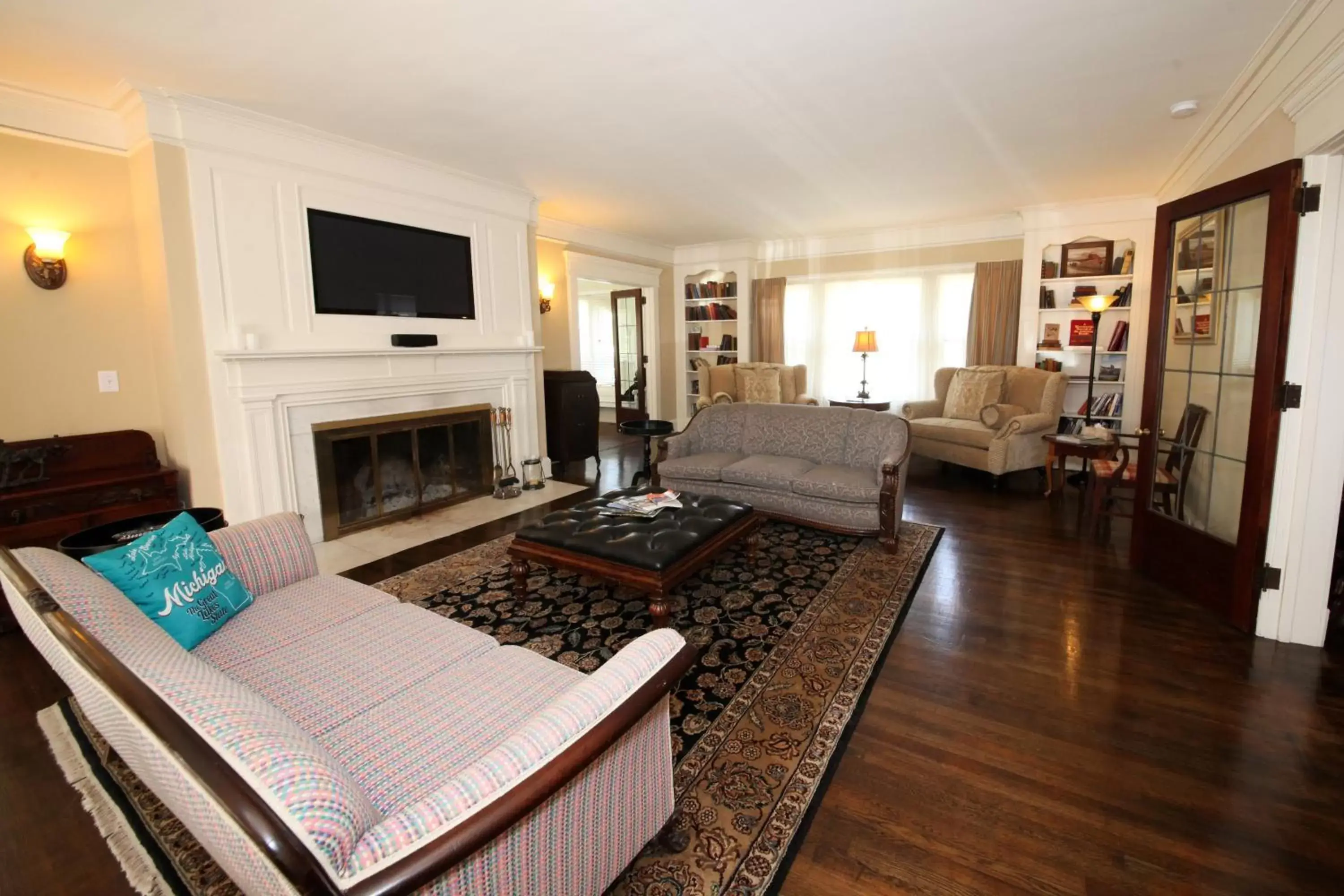 Seating Area in Leonard at Logan House