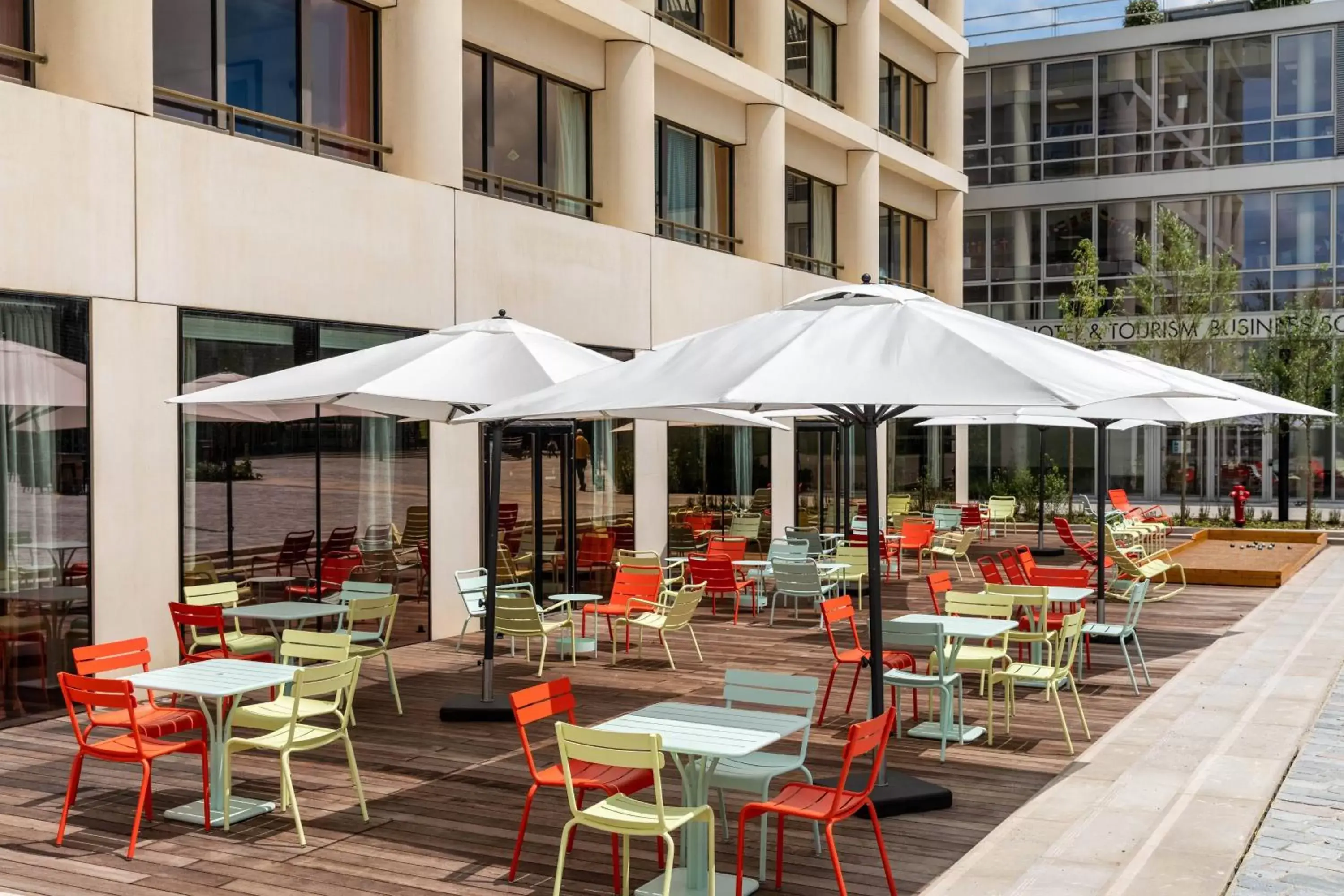 Meeting/conference room, Restaurant/Places to Eat in Renaissance Bordeaux Hotel