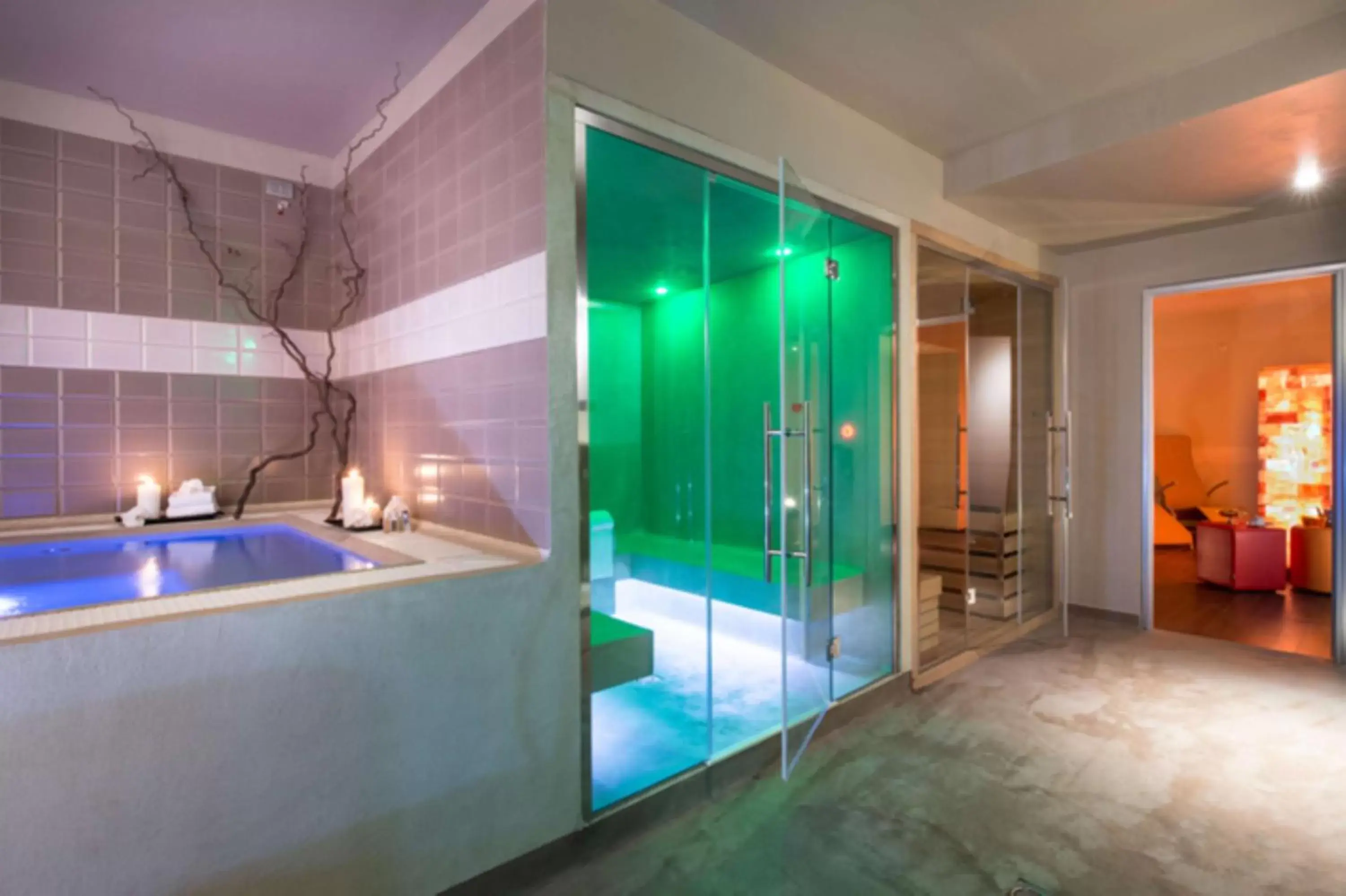 Sauna, Bathroom in Best Western Plus City Hotel
