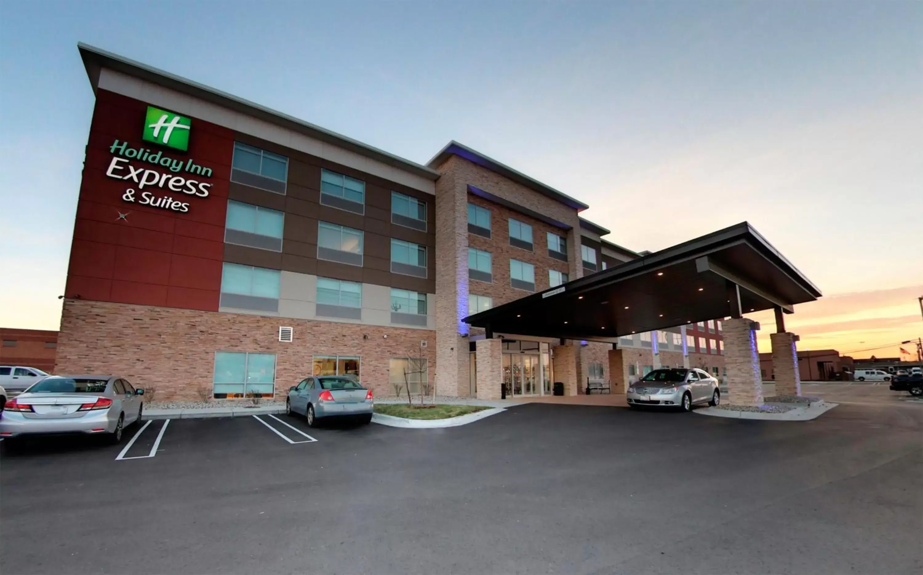 Property building in Holiday Inn Express & Suites - Detroit Northwest - Livonia, an IHG Hotel