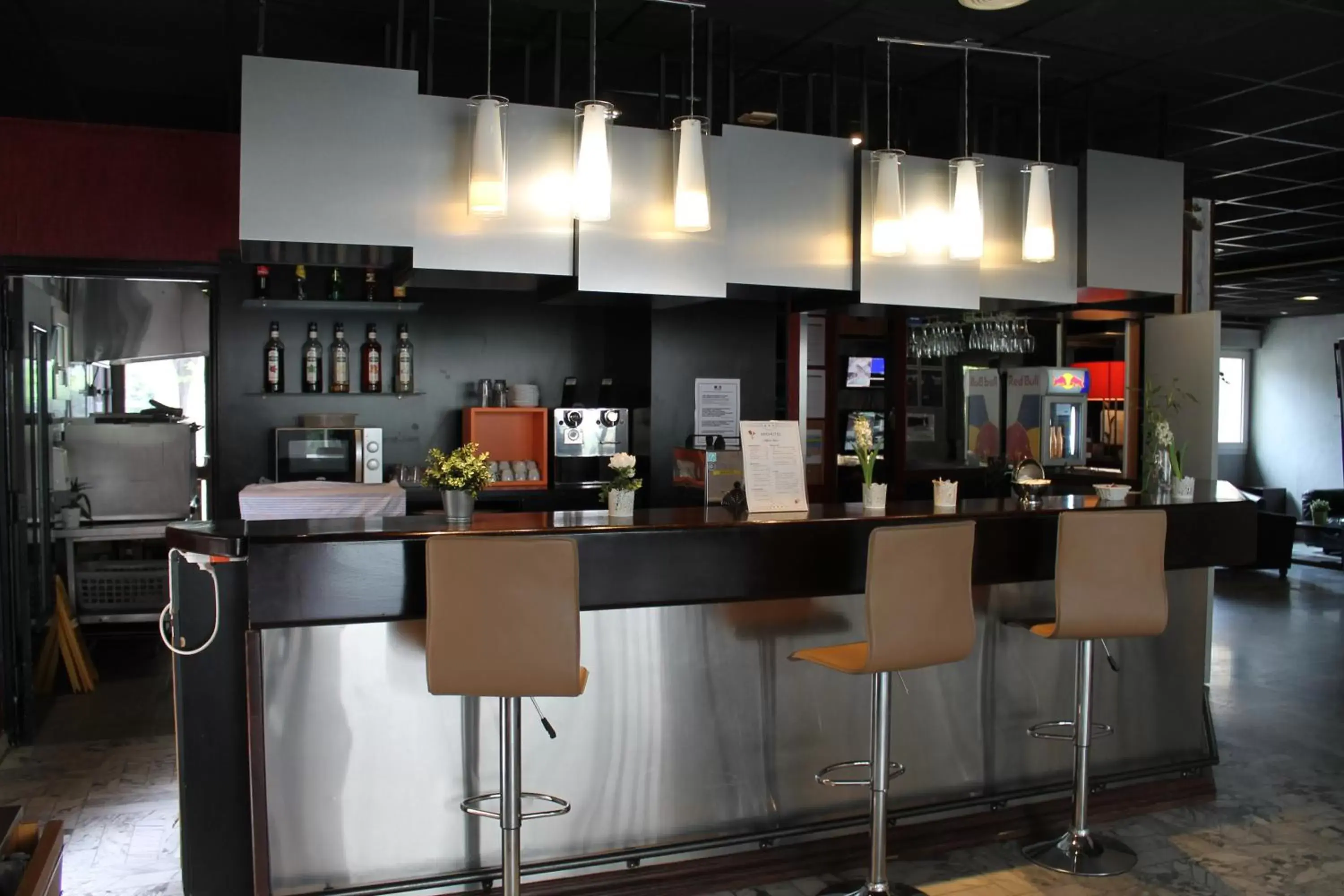 Lounge or bar, Restaurant/Places to Eat in Adonis Arc Hotel Aix