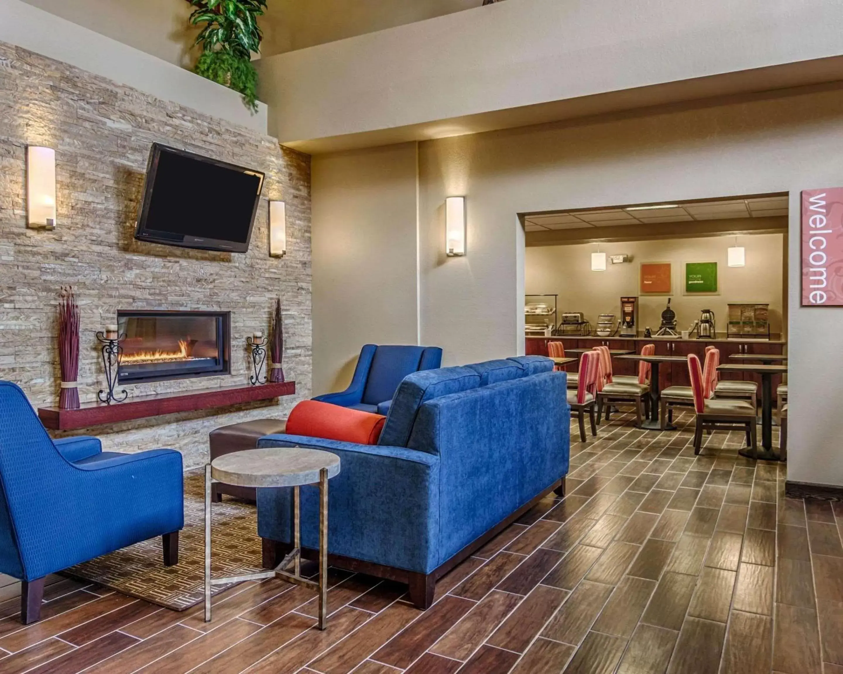 Lobby or reception in Comfort Inn & Suites Grafton-Cedarburg