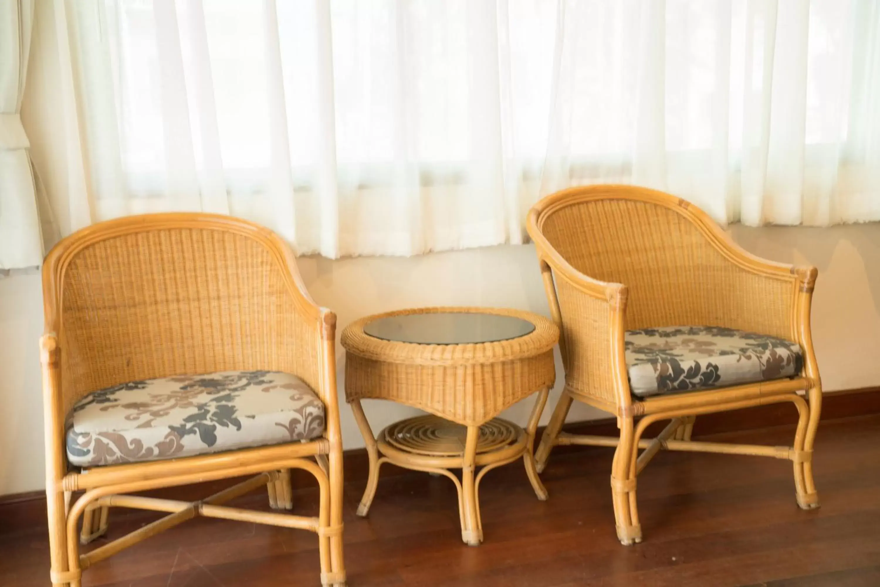 Seating Area in Grand Jomtien Palace Hotel - SHA Extra Plus