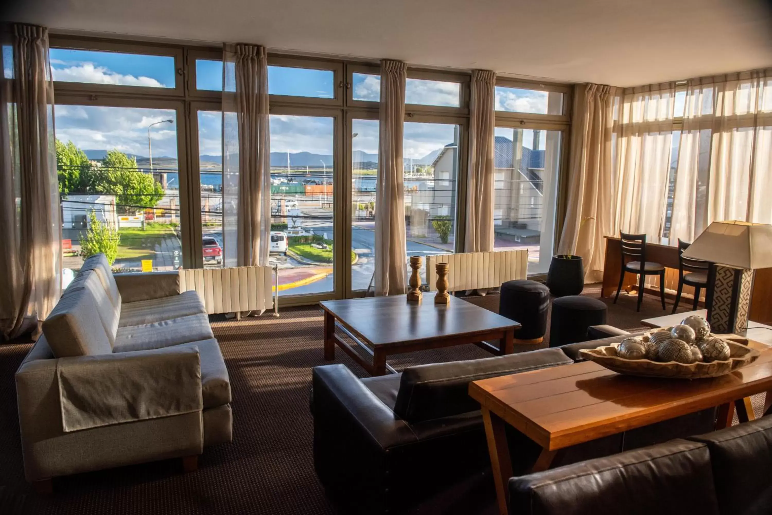 Living room, Seating Area in Hotel Canal Beagle