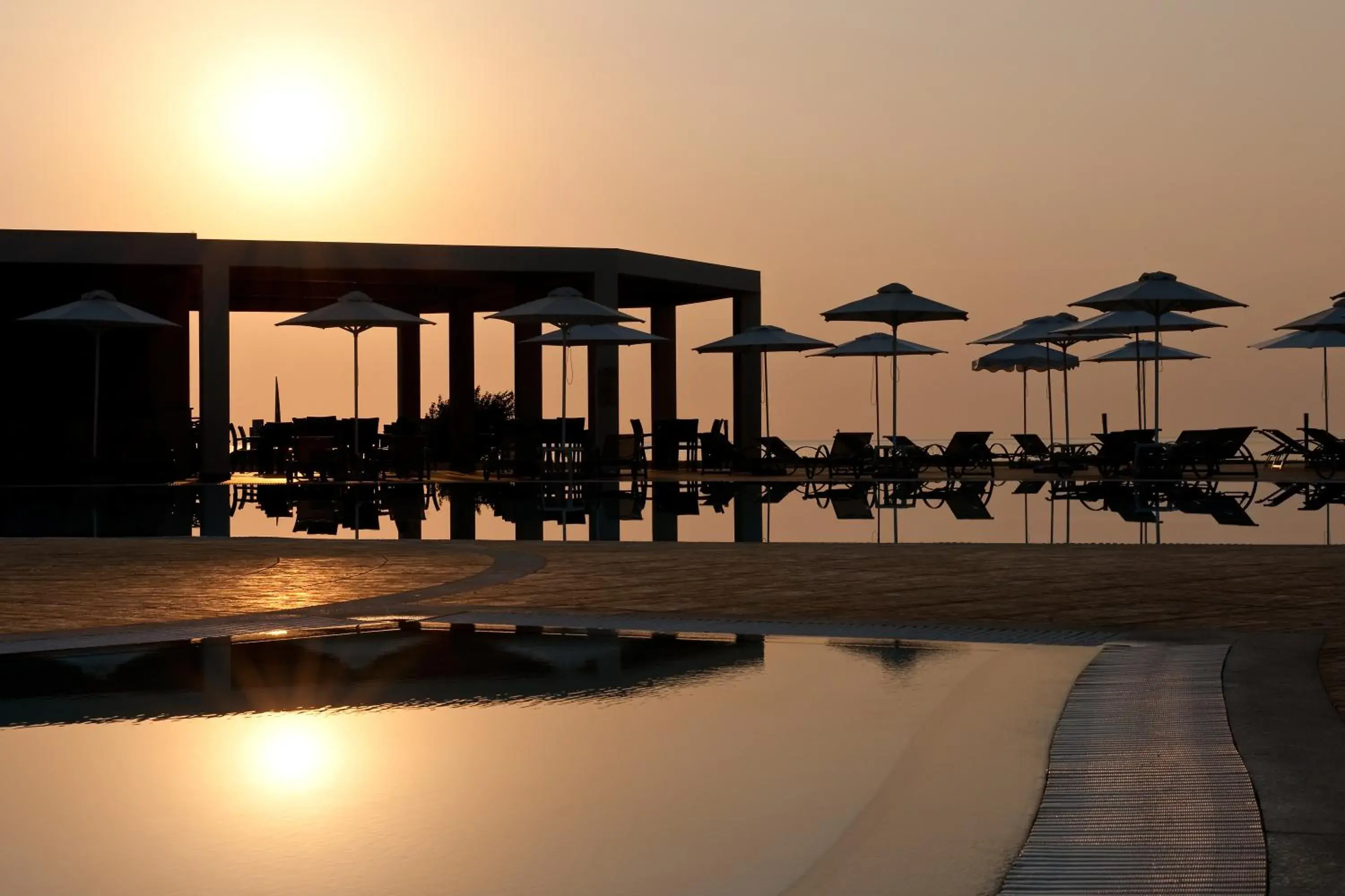 Food and drinks, Swimming Pool in Apollo Blue