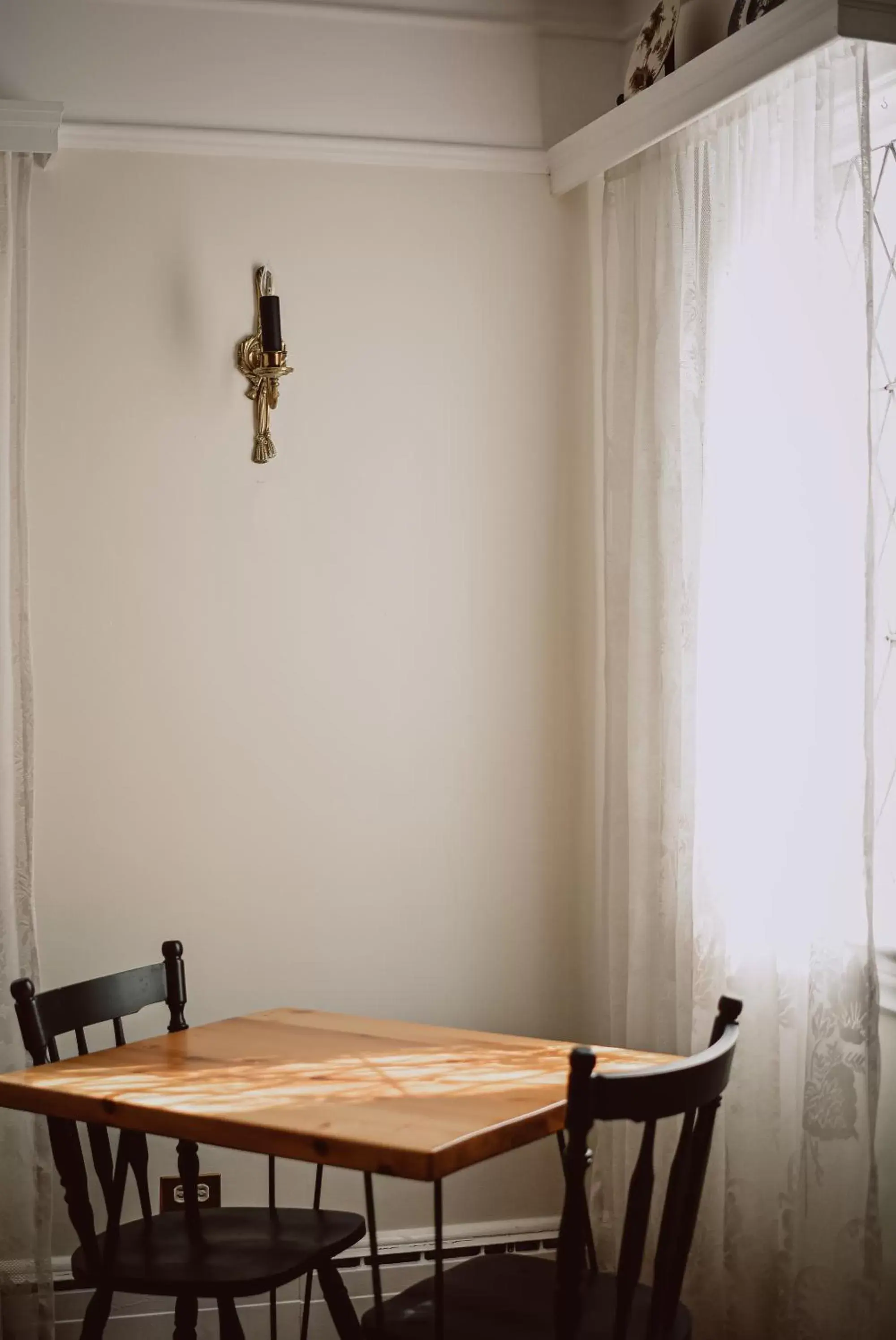 Dining Area in Hill Road Manor Bed & Breakfast