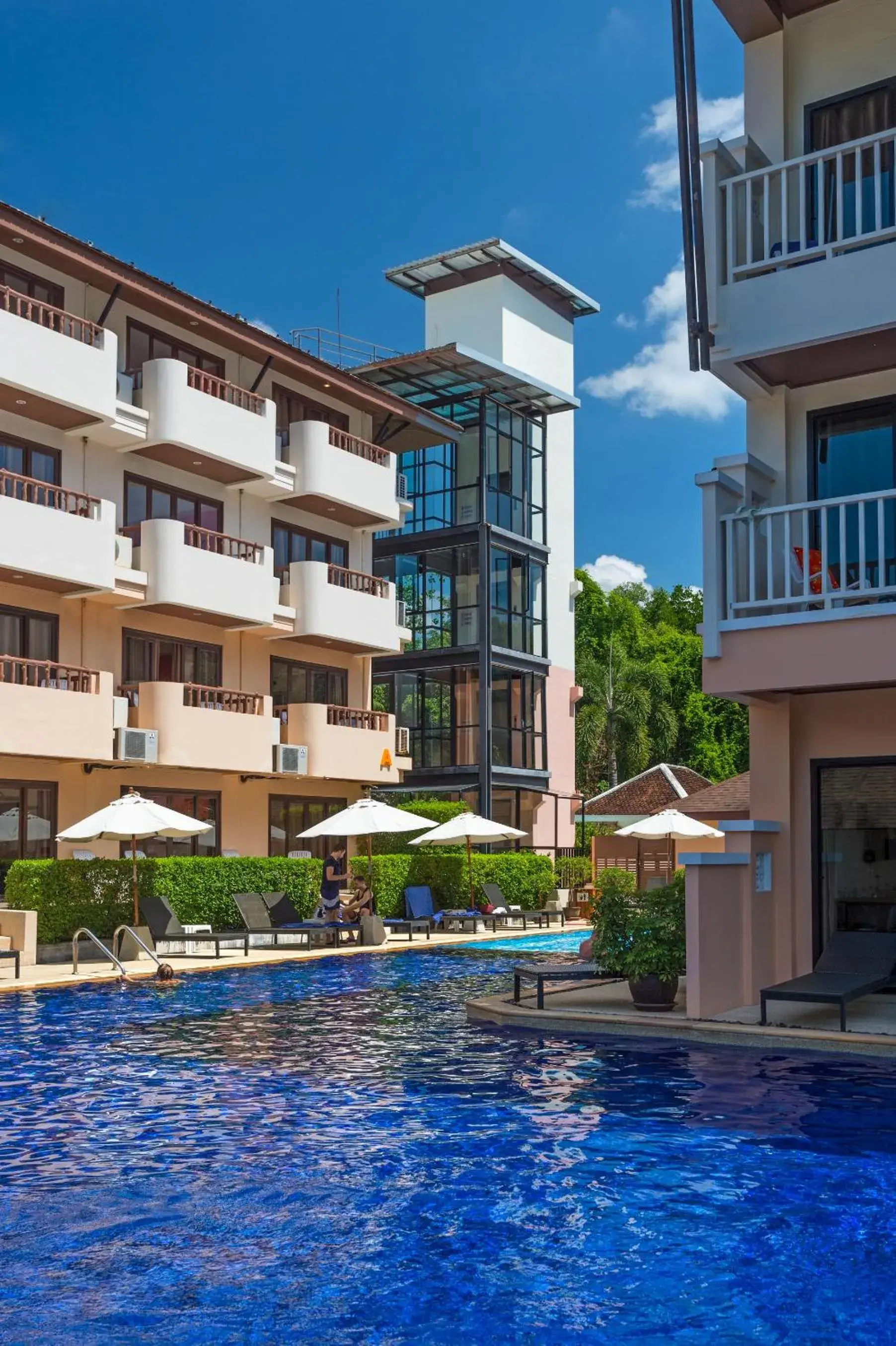 Swimming Pool in Srisuksant Resort