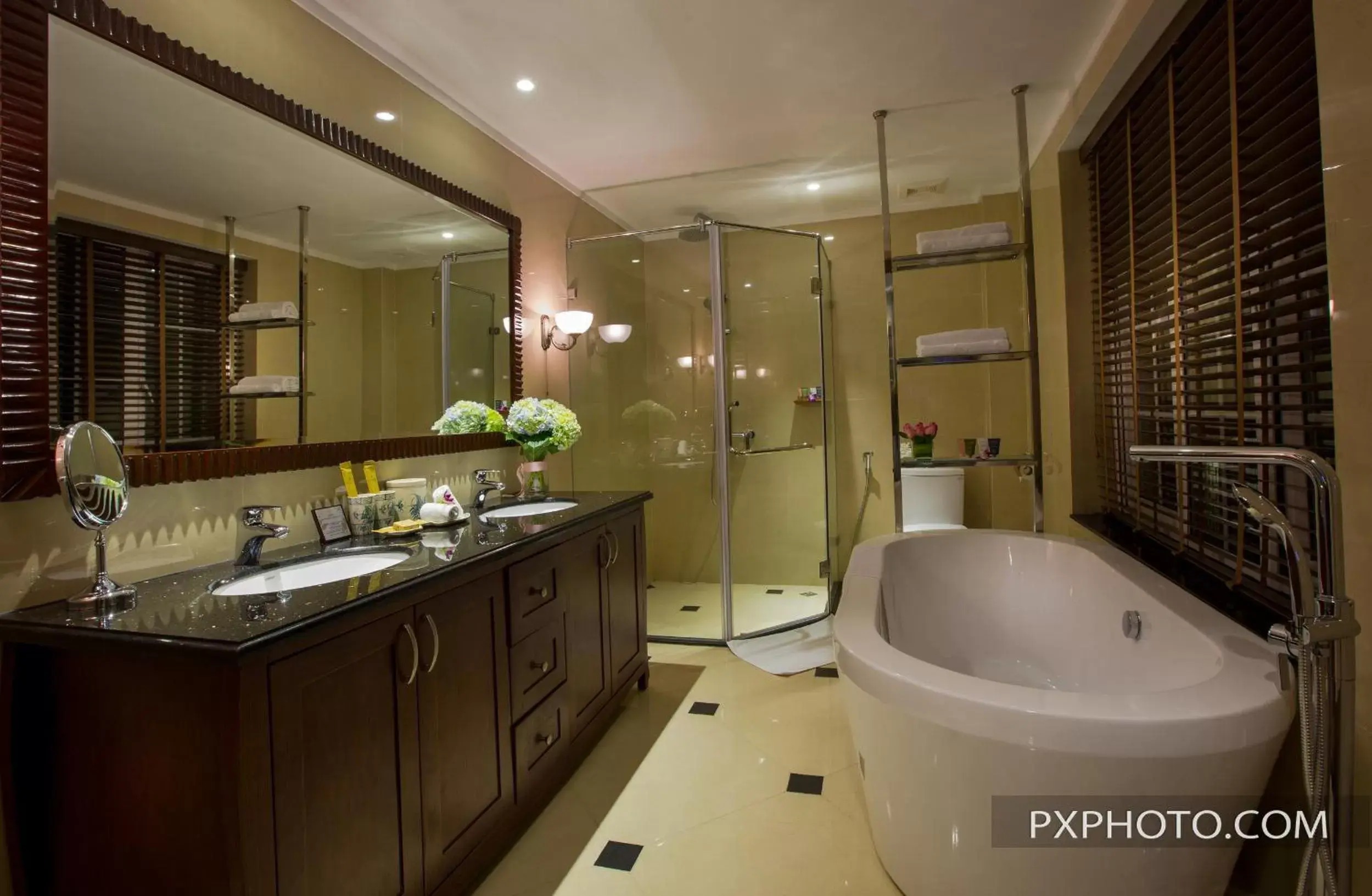 Bathroom in Hanoi La Siesta Hotel & Spa