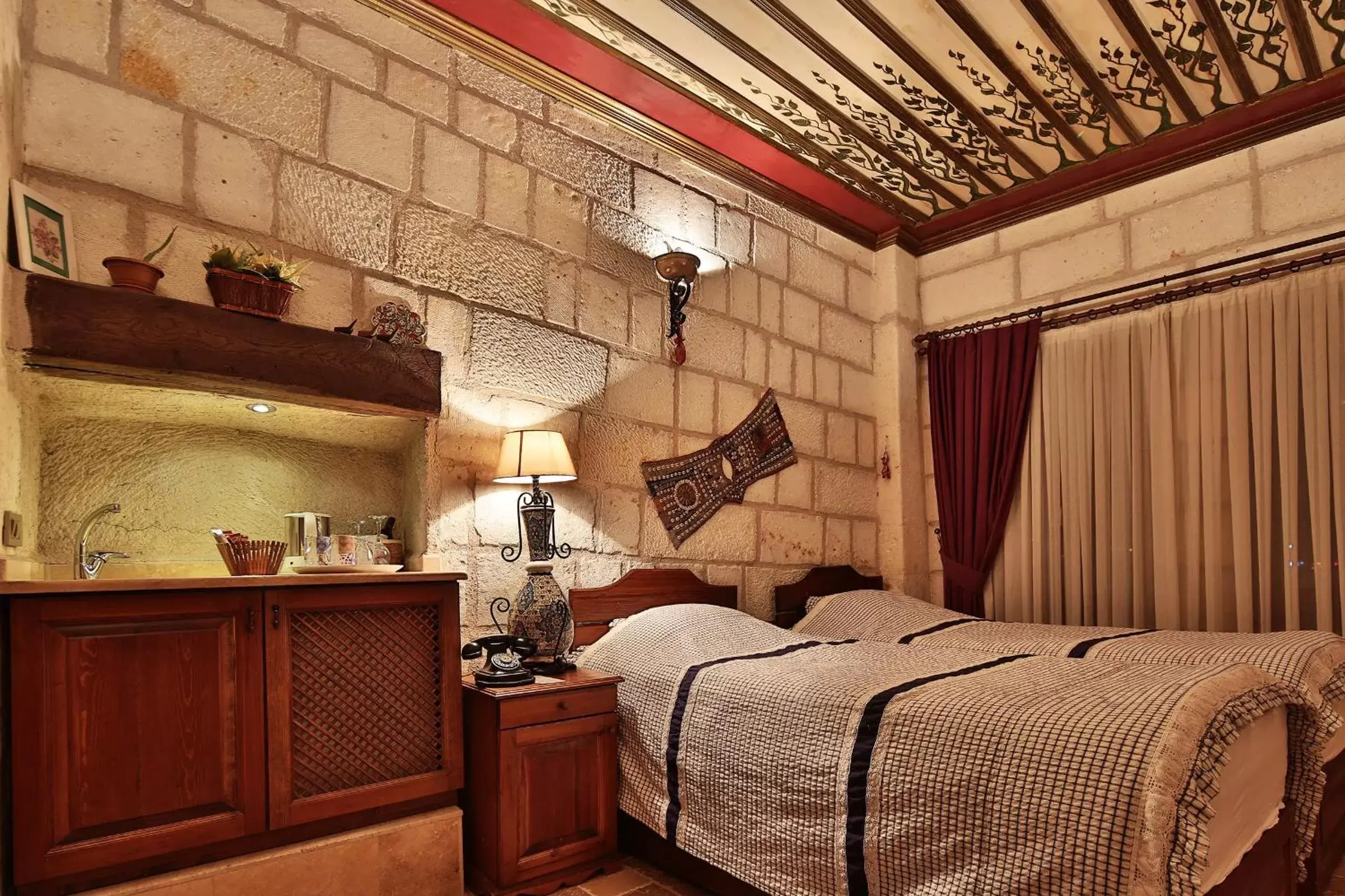 Coffee/tea facilities, Bed in Cappadocia Cave Suites