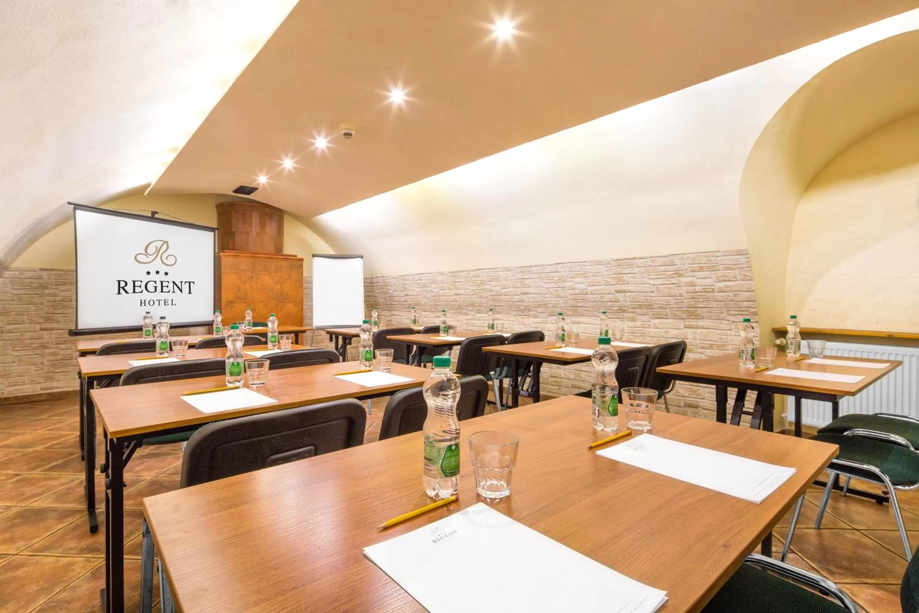 Business facilities in Hotel Regent