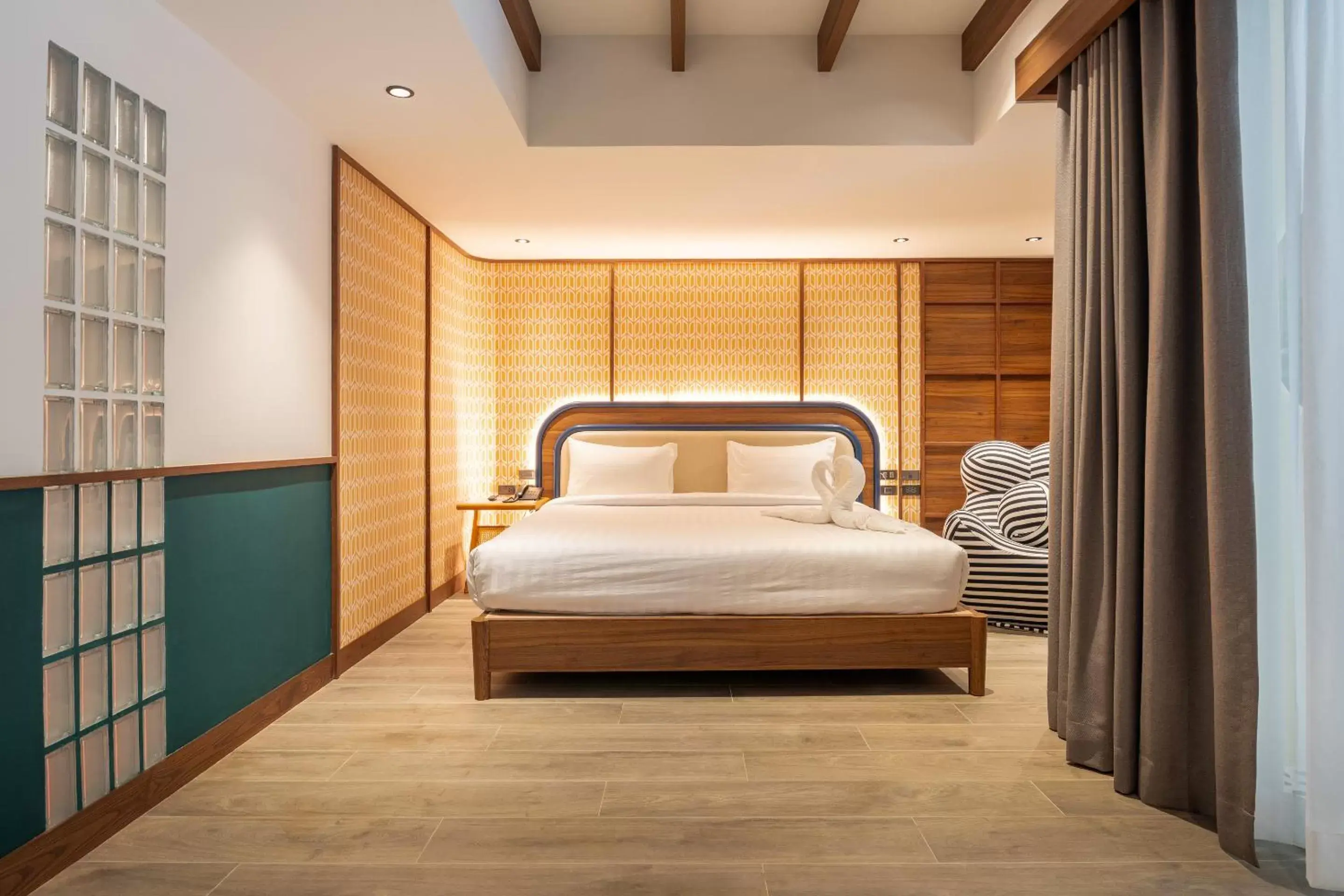 Bed in Miami Hotel Bangkok - SHA Plus