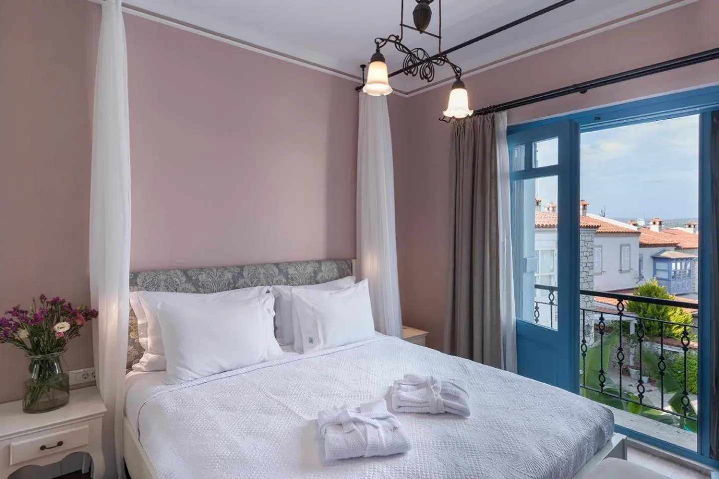 Balcony/Terrace, Bed in Viento Alacati Hotel