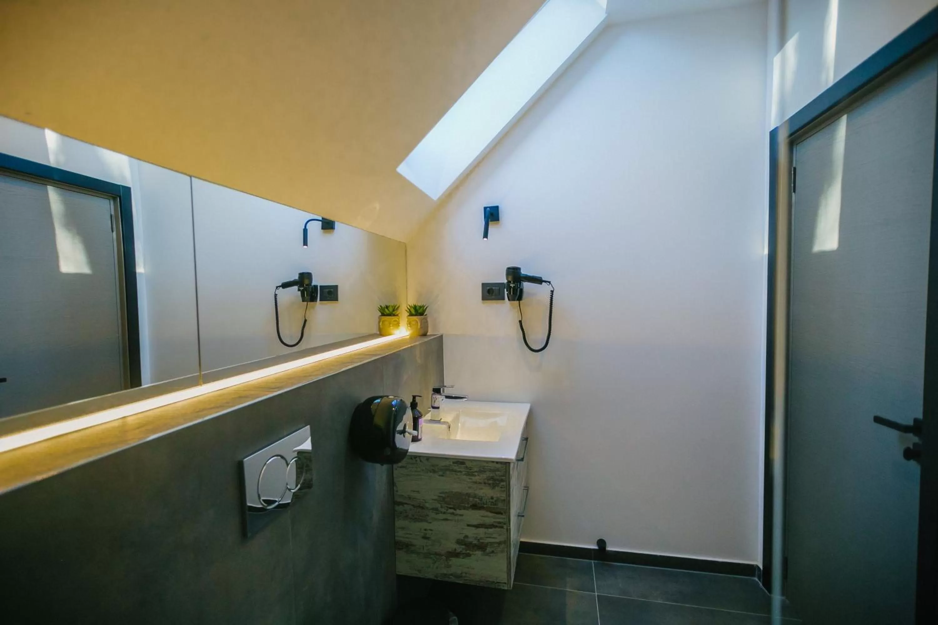 Shower in Adventure Lake Resort - Simared