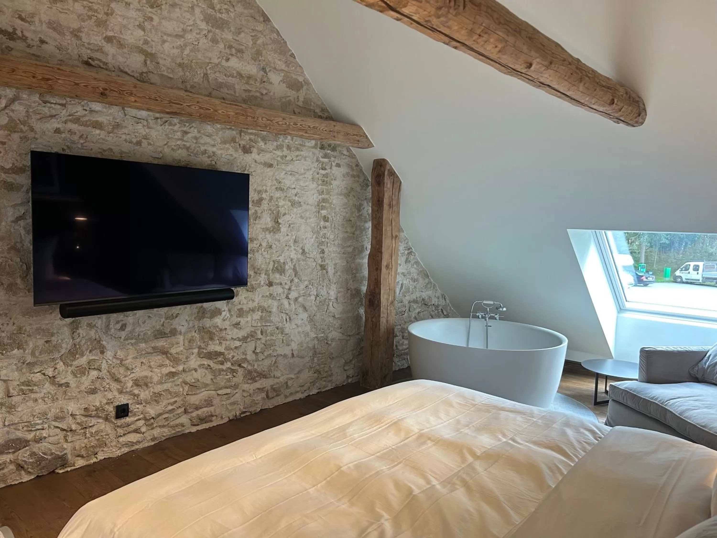 TV and multimedia, Bed in Padise Manor
