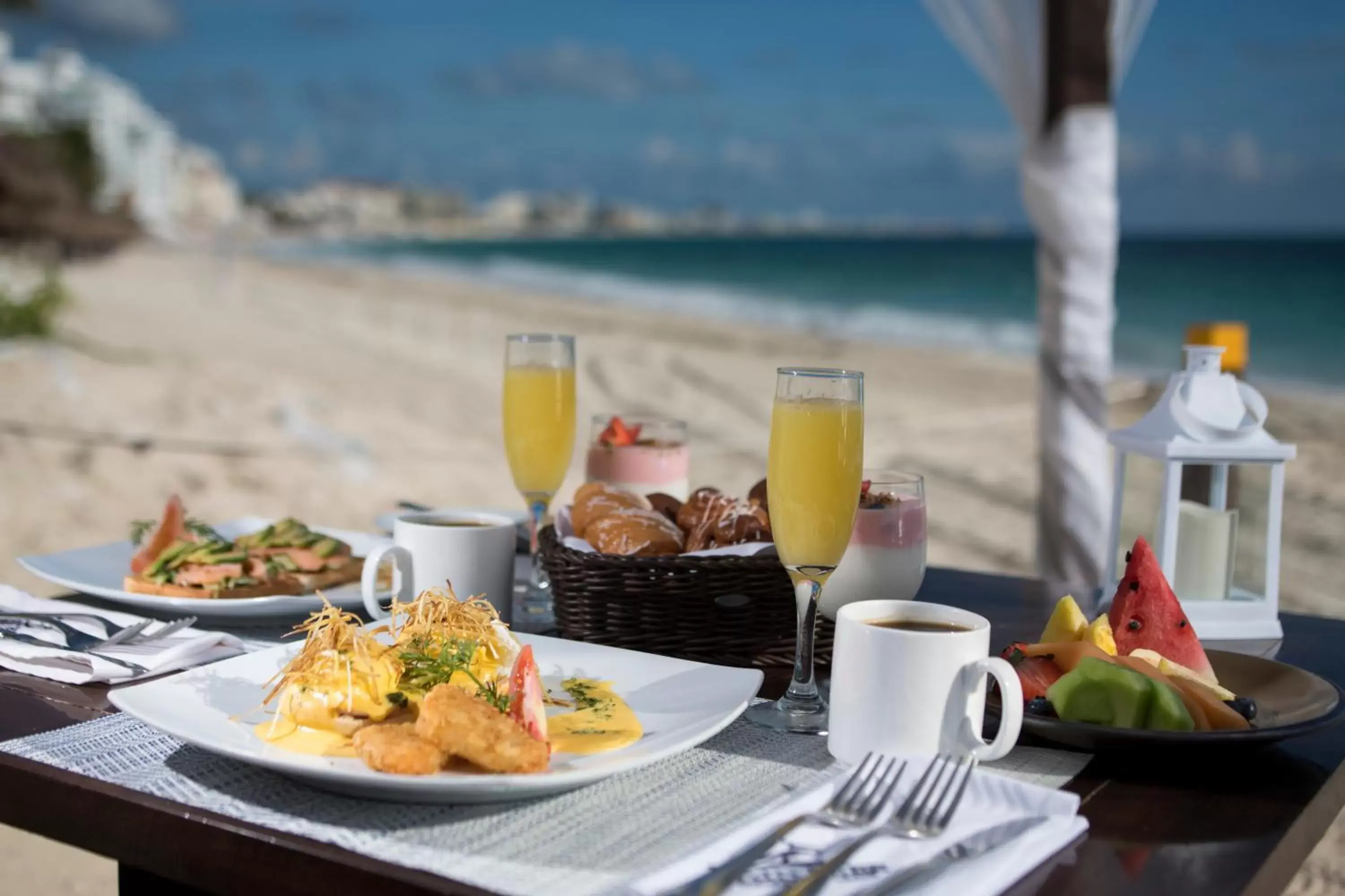 Breakfast in Club Regina Cancun