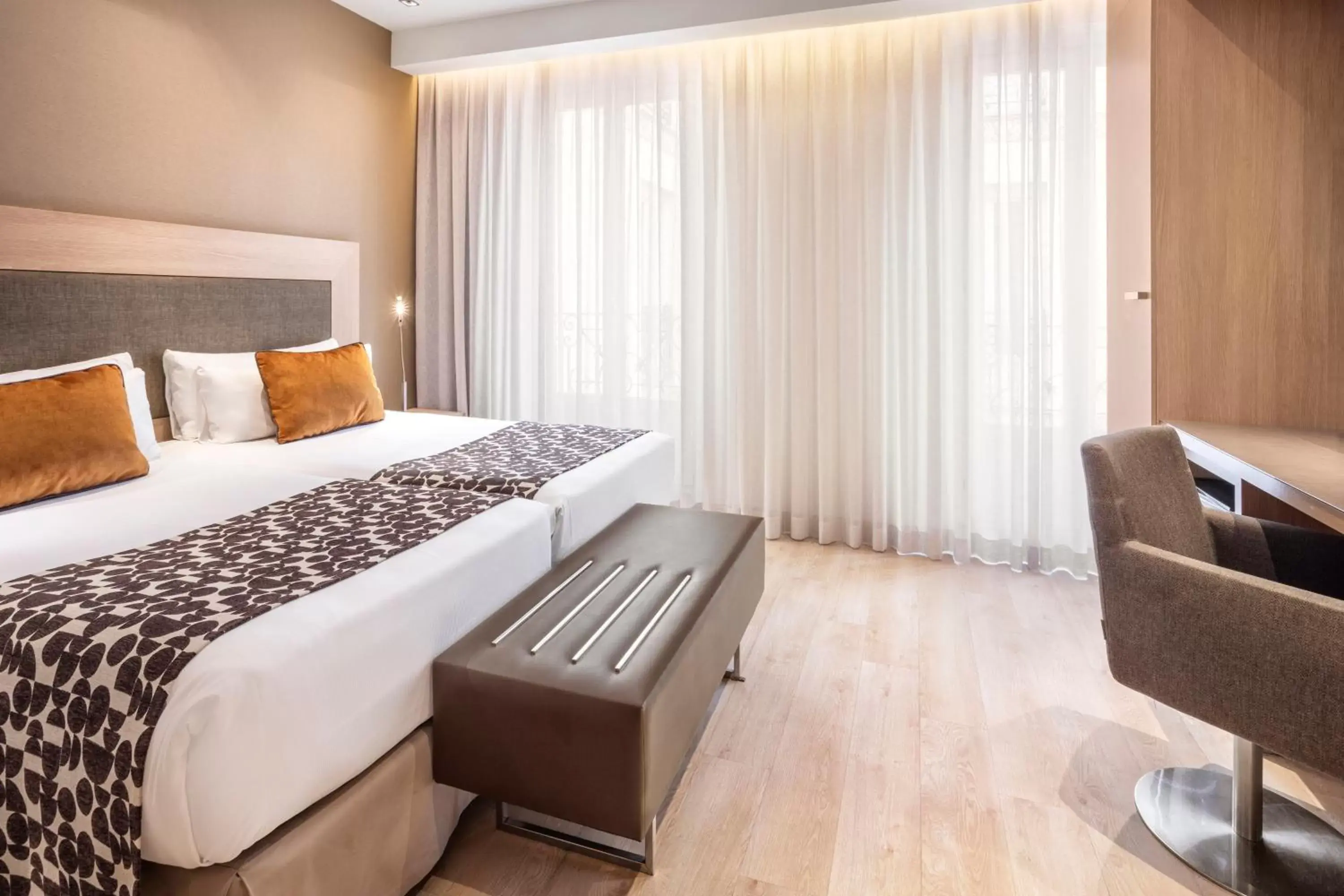 Double or Twin Room - Disability Access in Catalonia Plaza Mayor