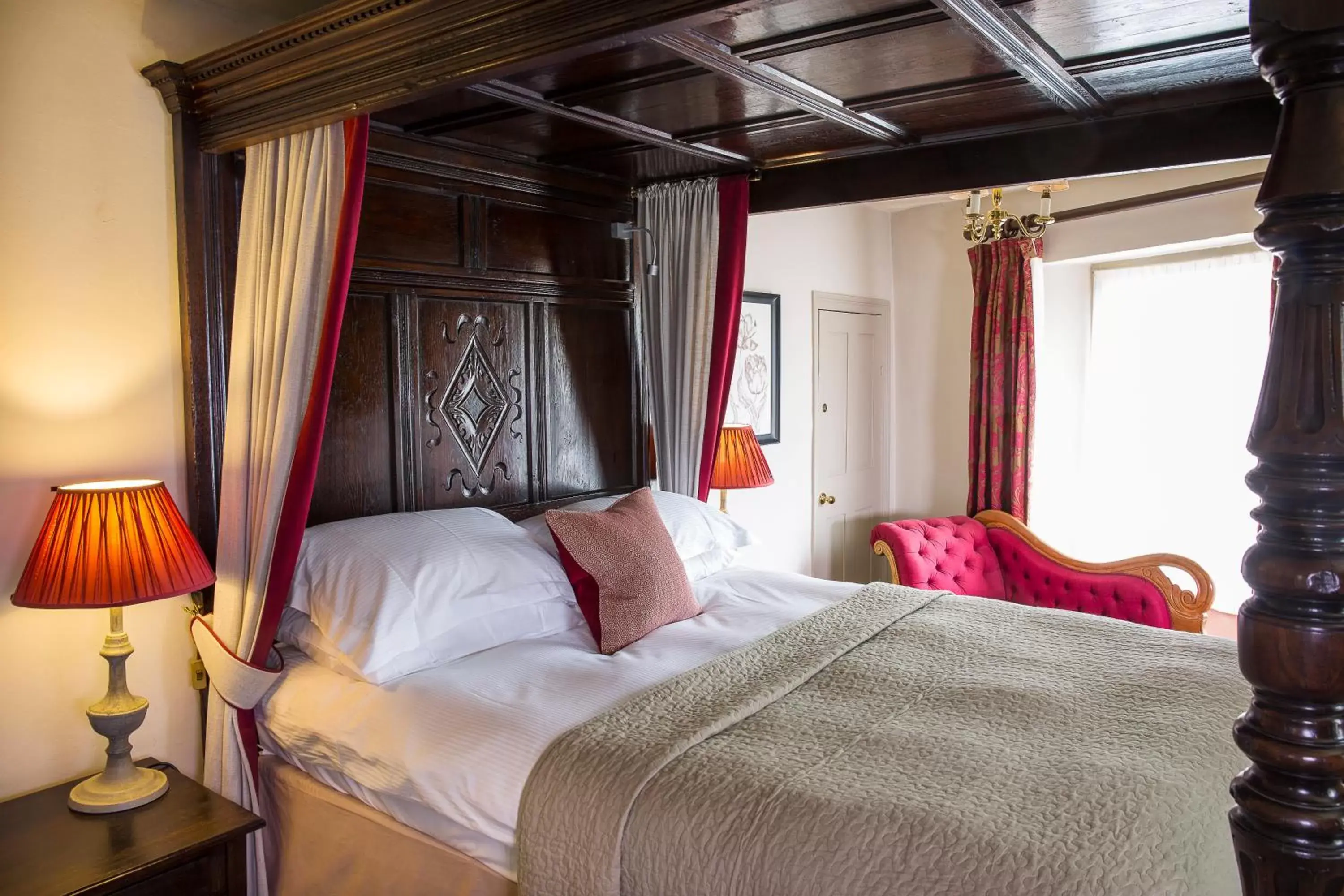Bedroom, Bed in The Castle Inn