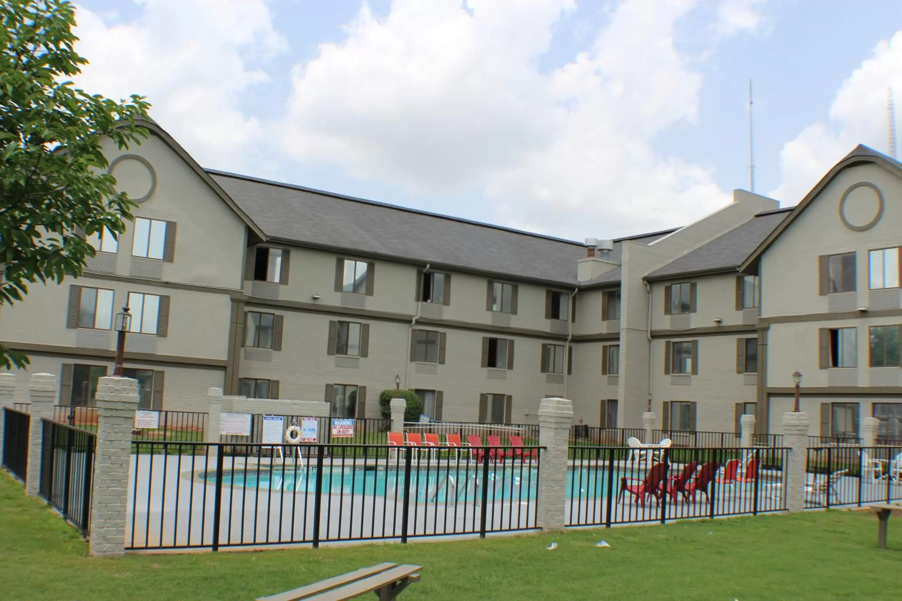 Property building in Araamda Inn Property building in Araamda Inn