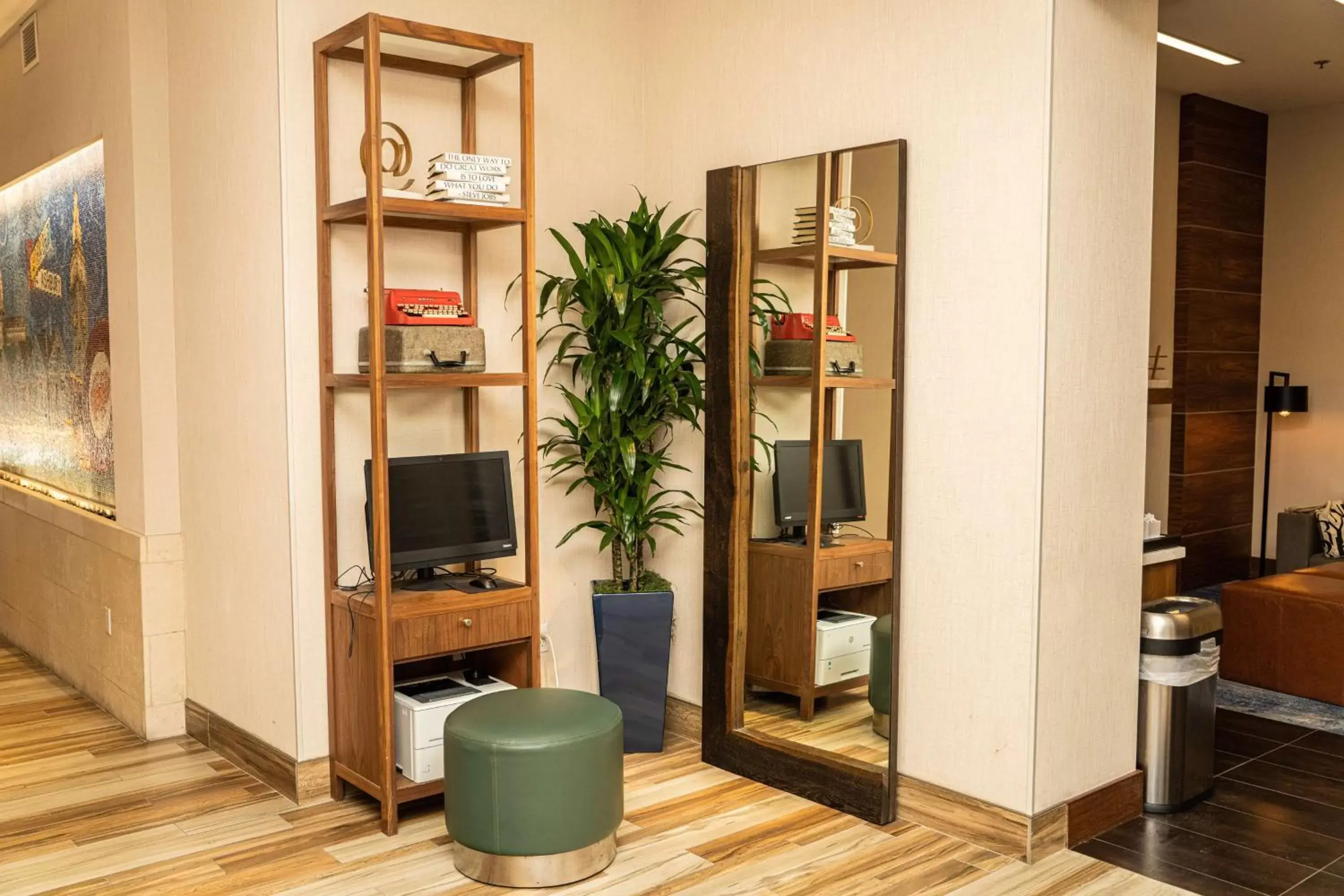 Business facilities, TV/Entertainment Center in Hampton Inn San Francisco Downtown/Convention Center