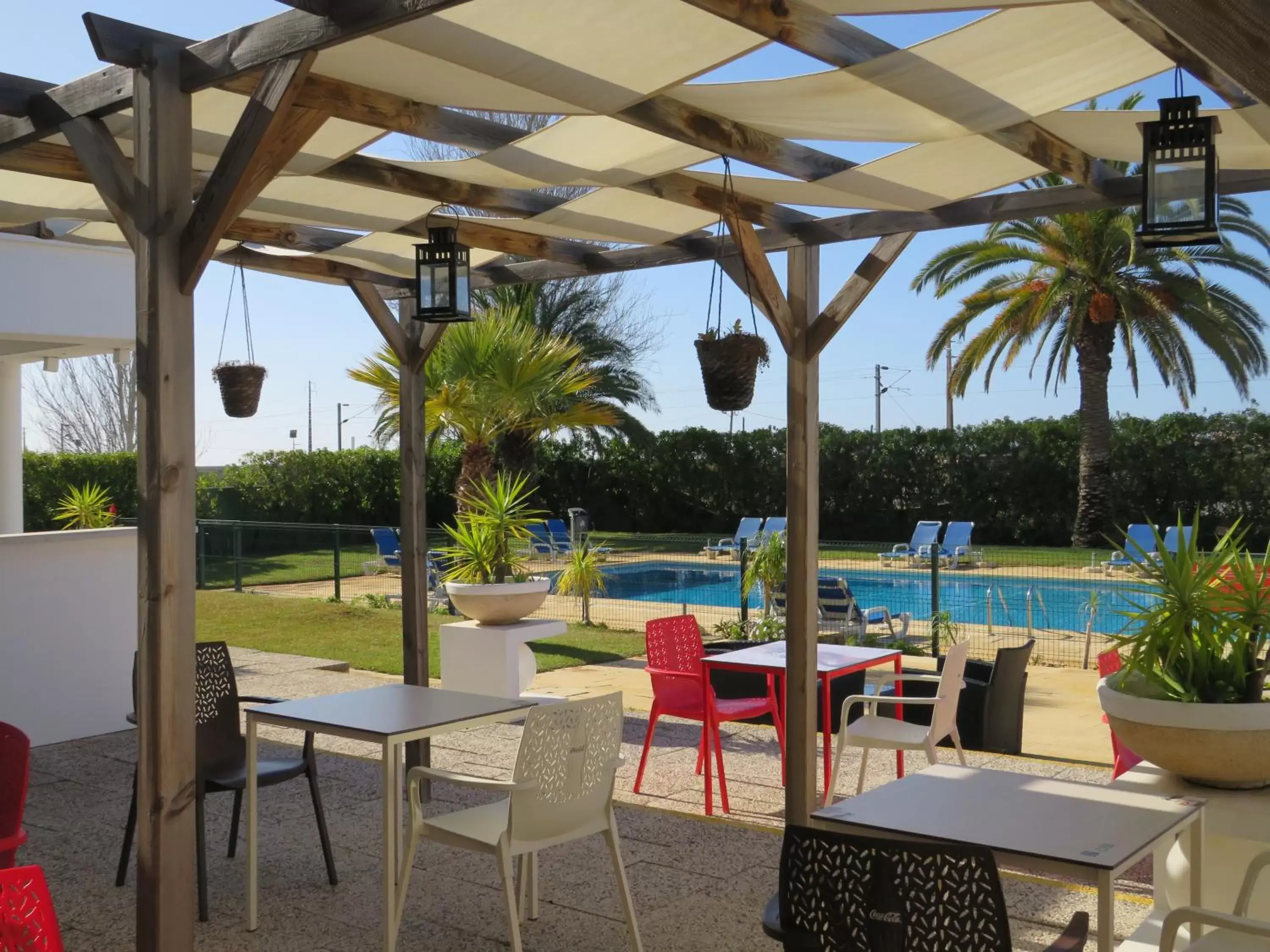 Property building, Restaurant/Places to Eat in Hotel ibis Faro Algarve