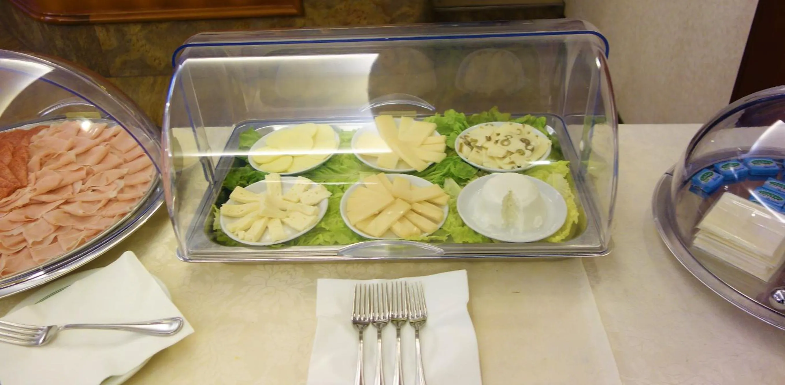 Restaurant/places to eat in Euromotel Croce Bianca