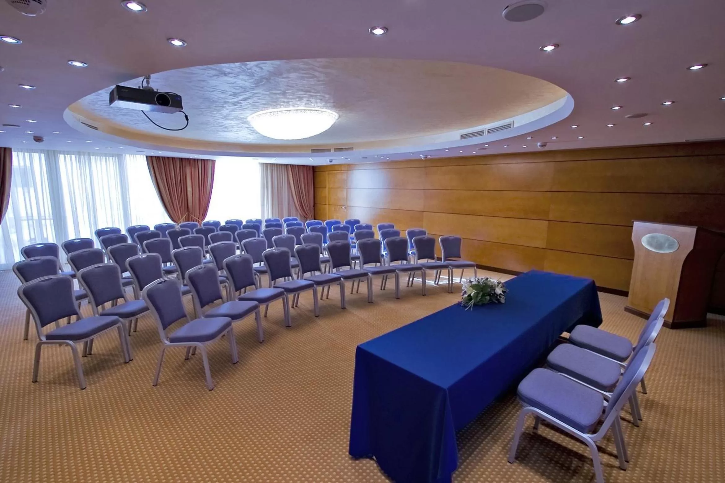Business facilities in Hotel More