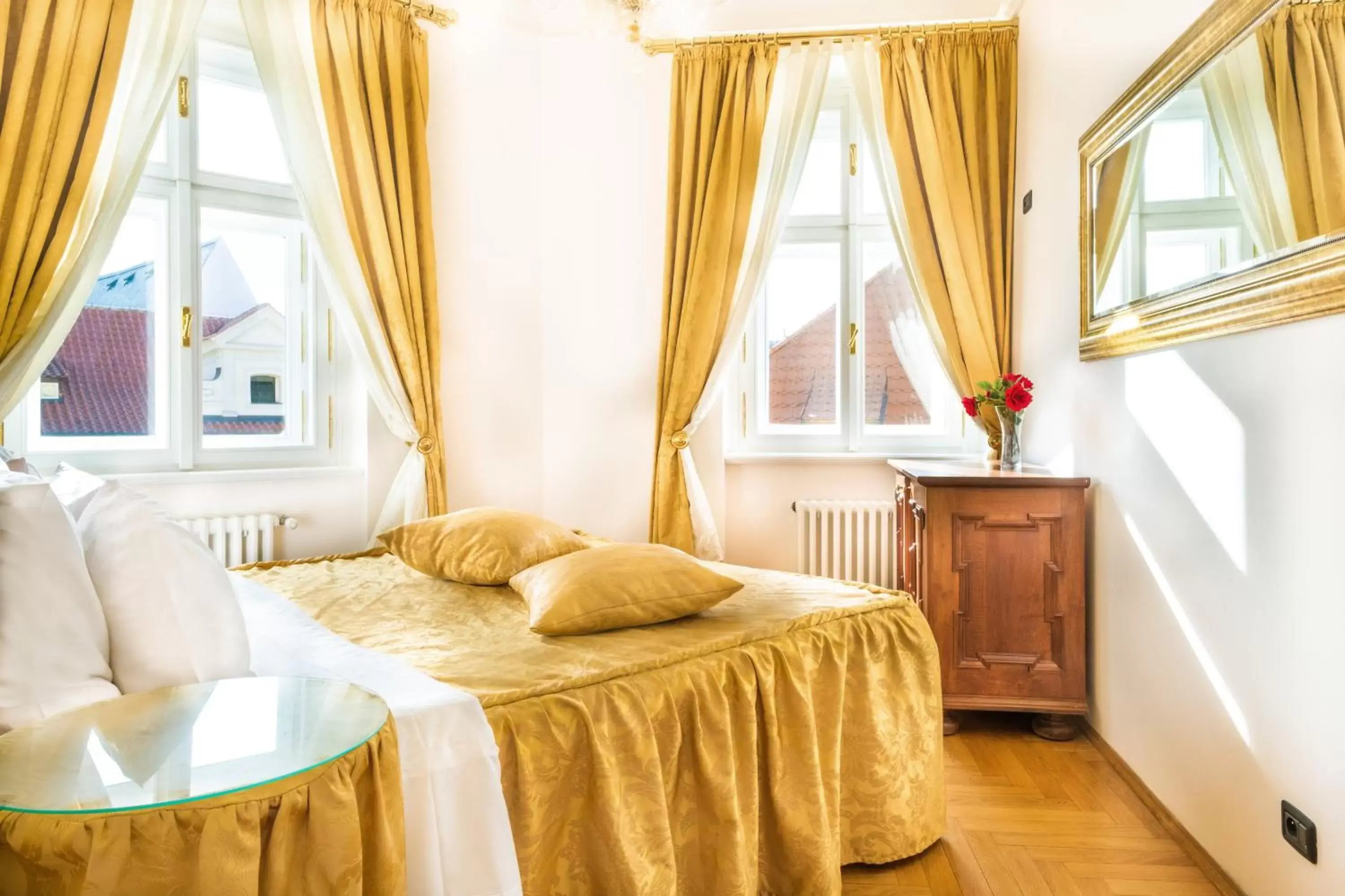 Bedroom, Bed in Charles Bridge Palace