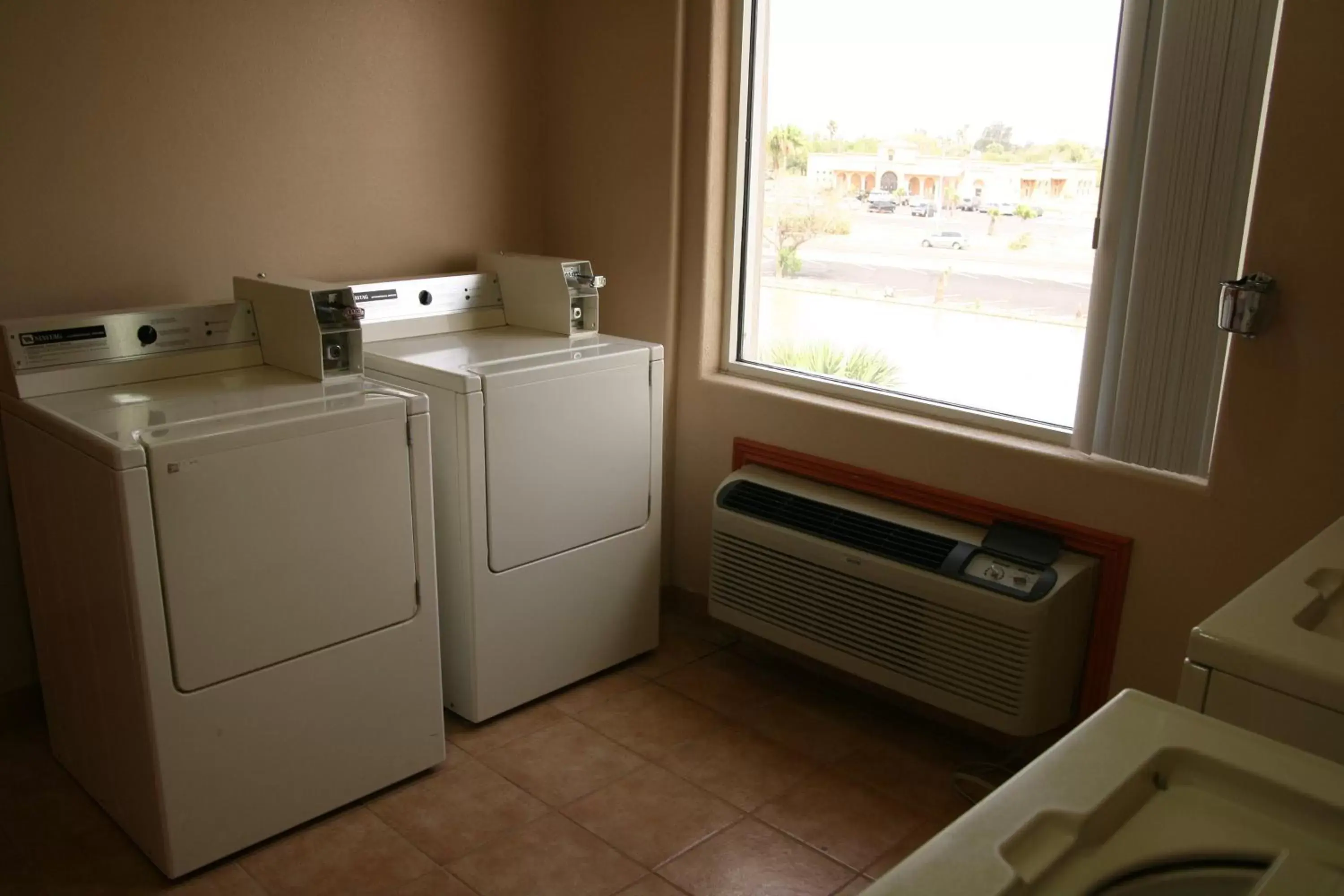 Other, Kitchen/Kitchenette in Holiday Inn Express Hotel and Suites Brownsville, an IHG Hotel