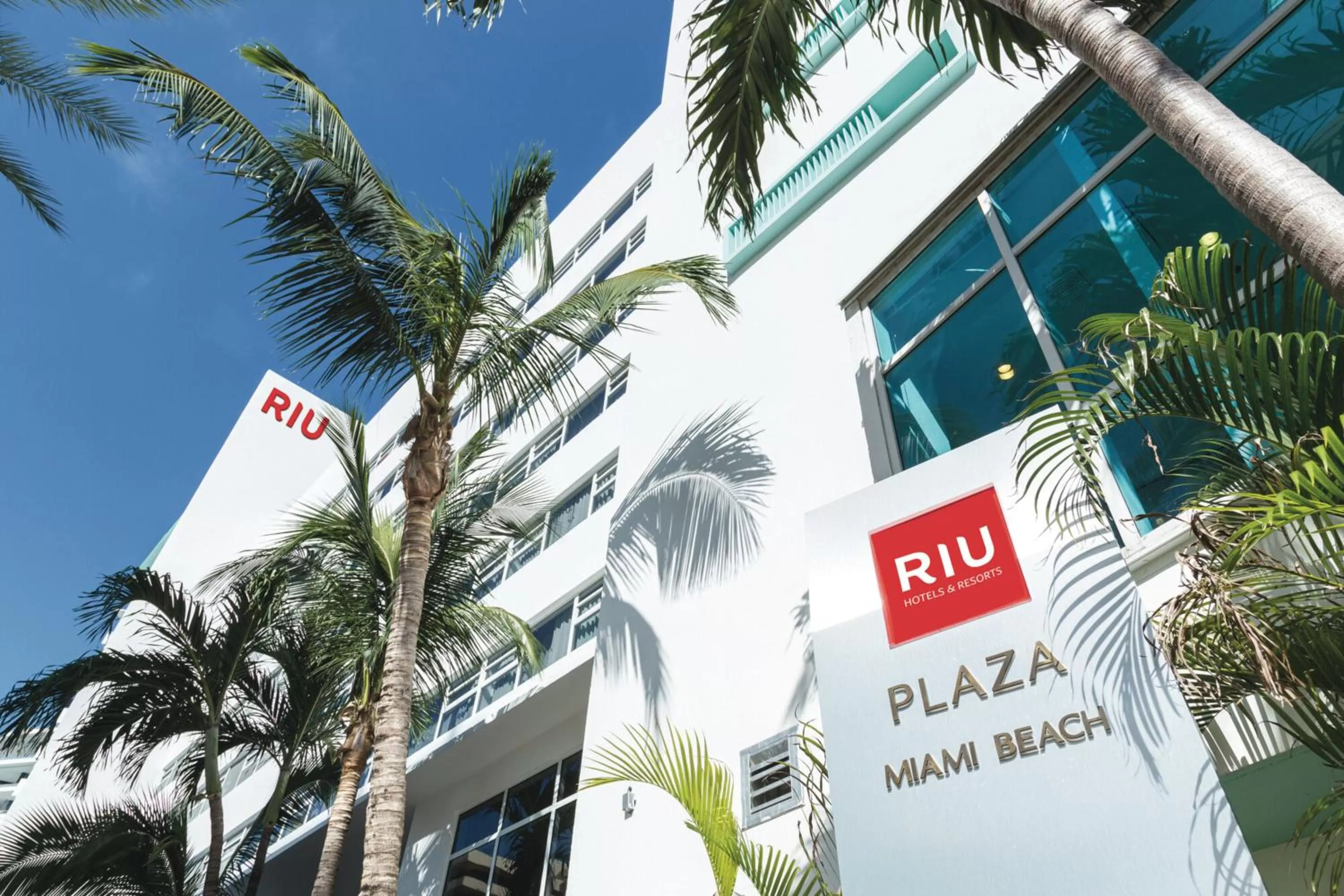 Facade/entrance in Riu Plaza Miami Beach