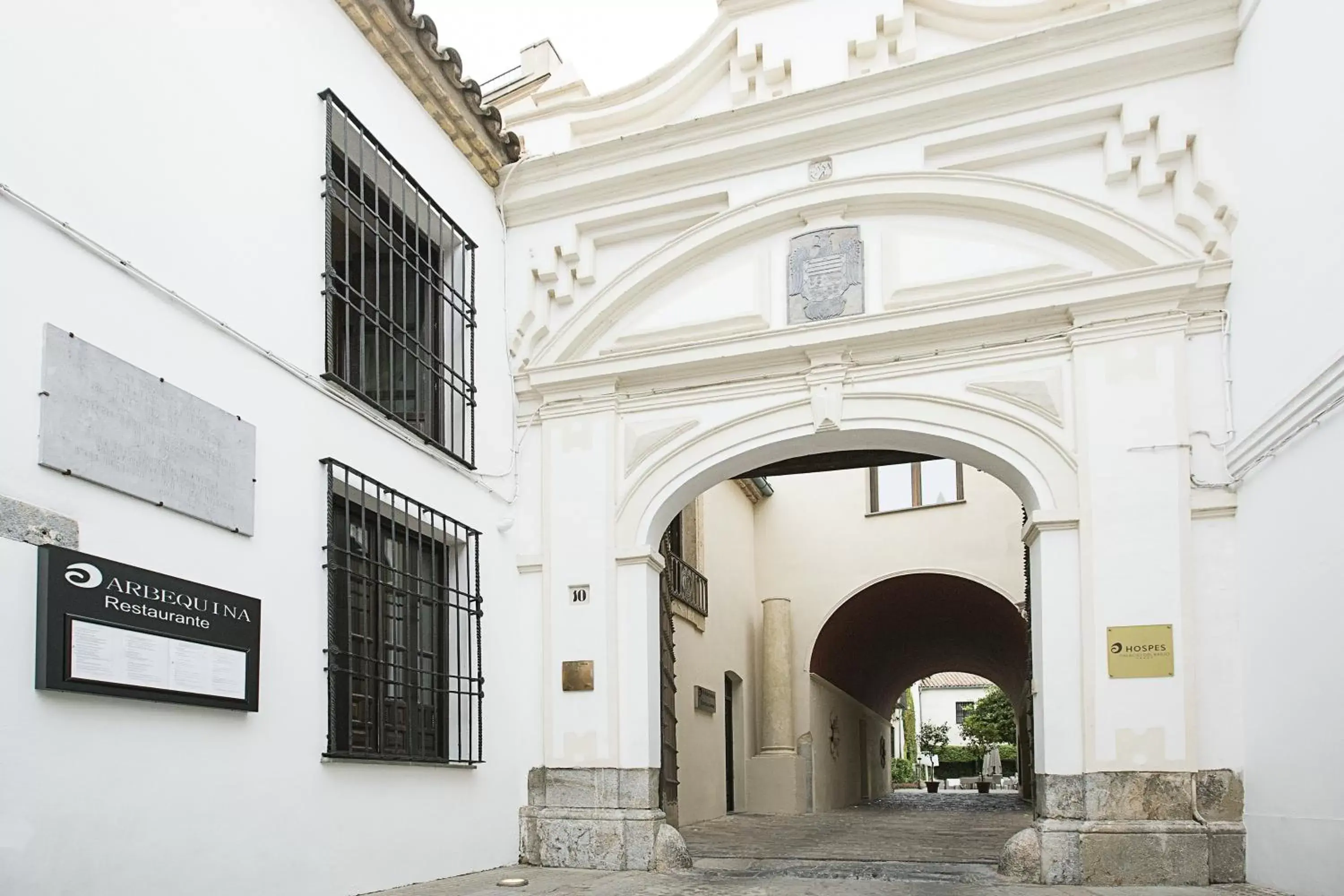 Facade/entrance in Hospes Palacio del Bailio