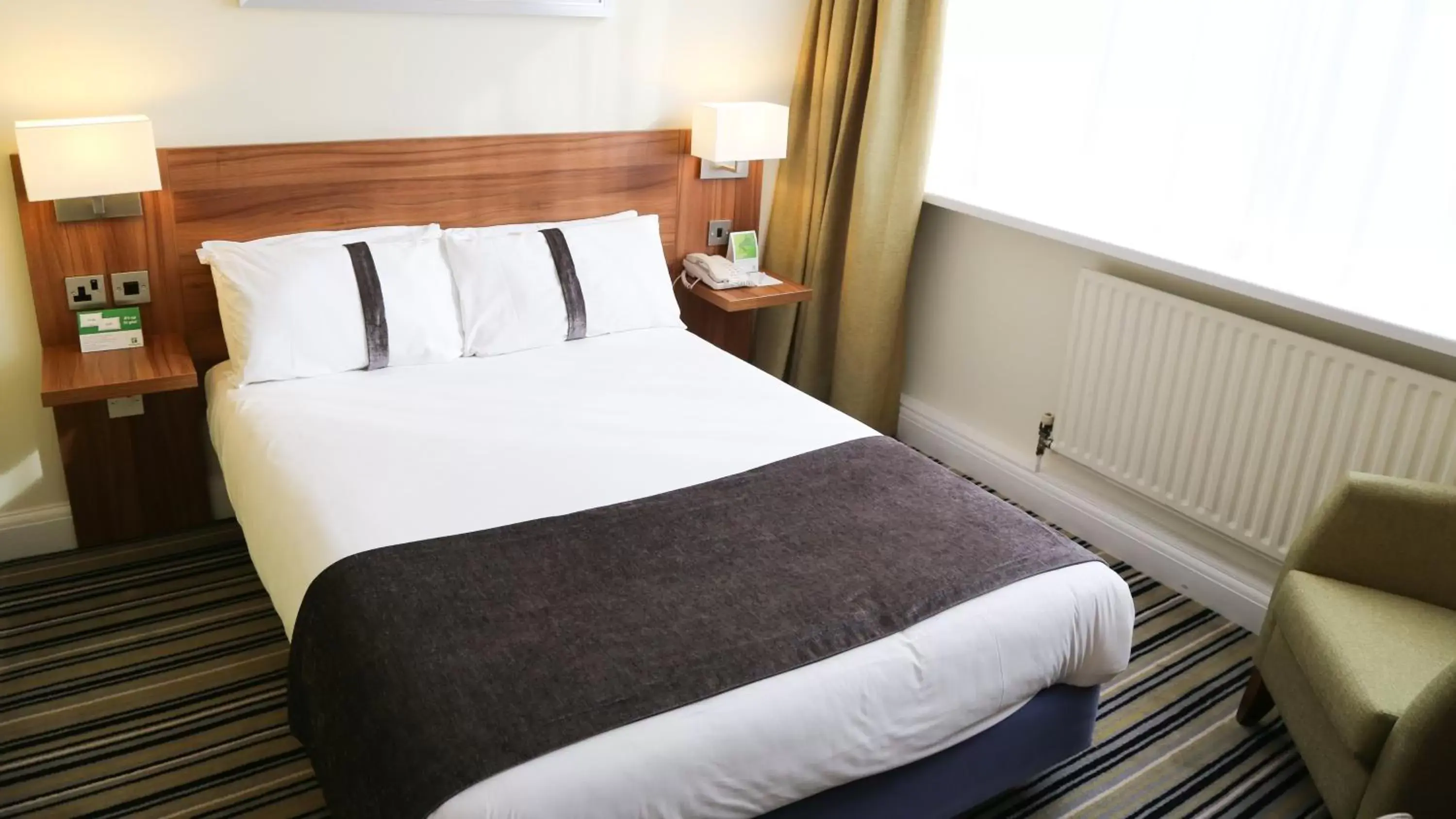 Photo of the whole room, Bed in Holiday Inn Runcorn M56 Junction 12, an IHG Hotel