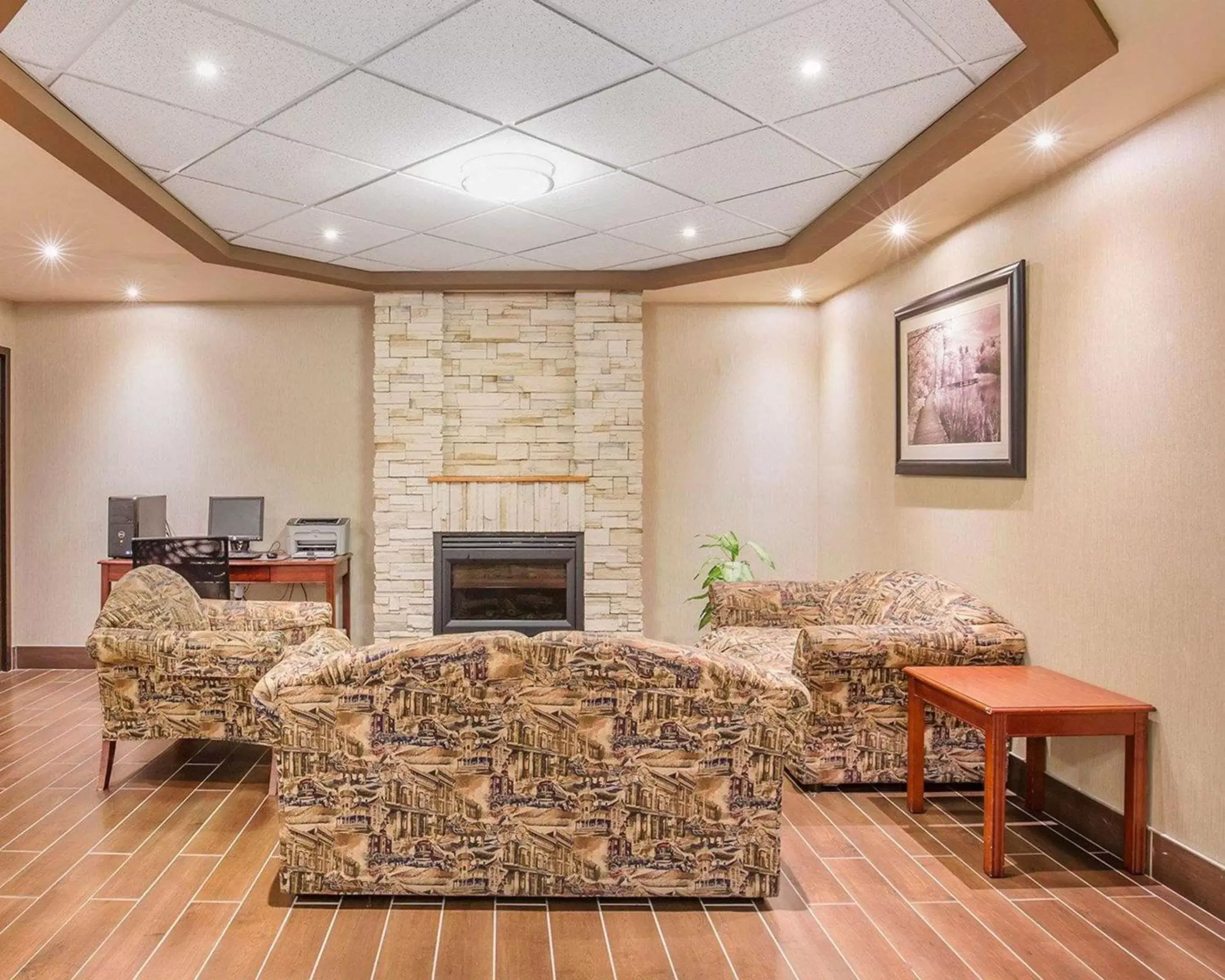 Lobby or reception, Seating Area in Comfort Inn and Suites University